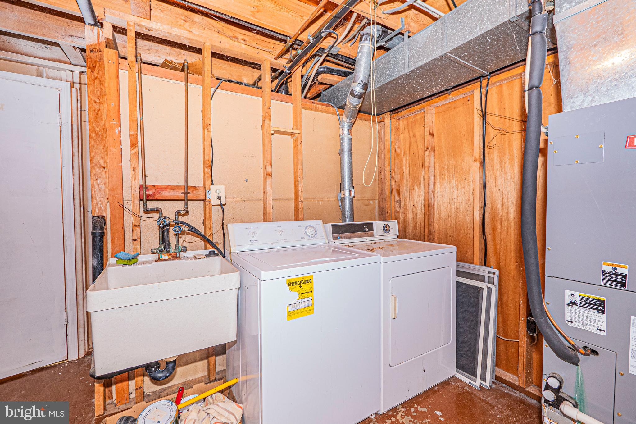 ROCKSHIRE TOWNHOMES - Residential