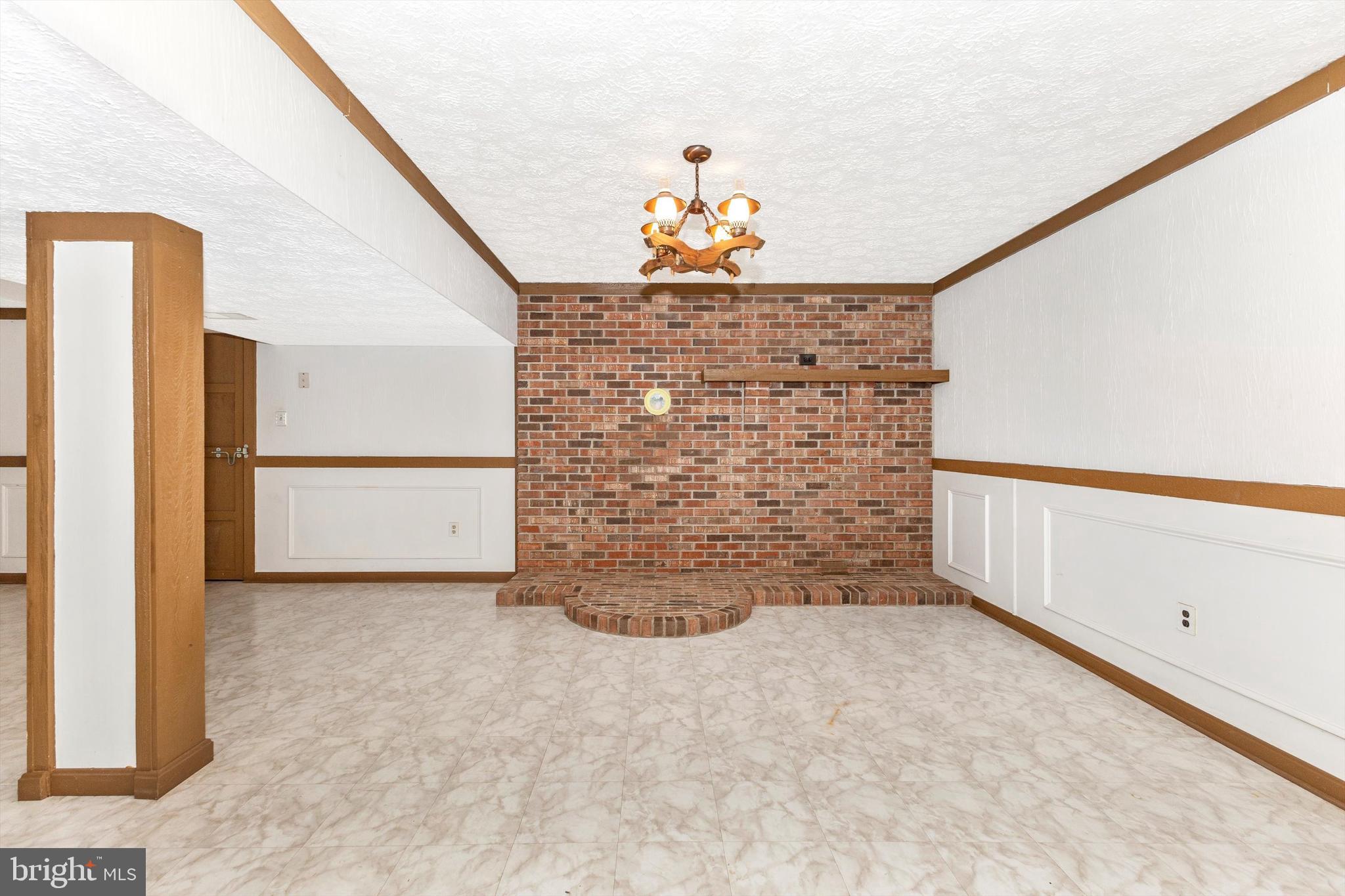 UTICA MILLS FARMETTES - Residential