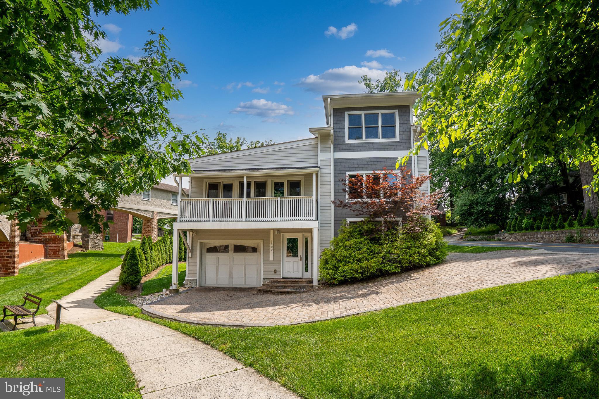 2809 LINDEN LANE