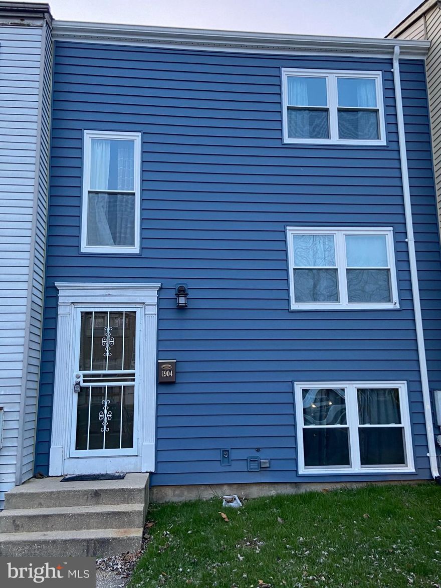 Gorgeous 3 bedroom townhome!  This large townhome includes a living room, dining room, kitchen, office and 3 bedrooms!!! Lower level large family room leads to a generous back yard.  First month's rent and security deposit due upon lease signing.
