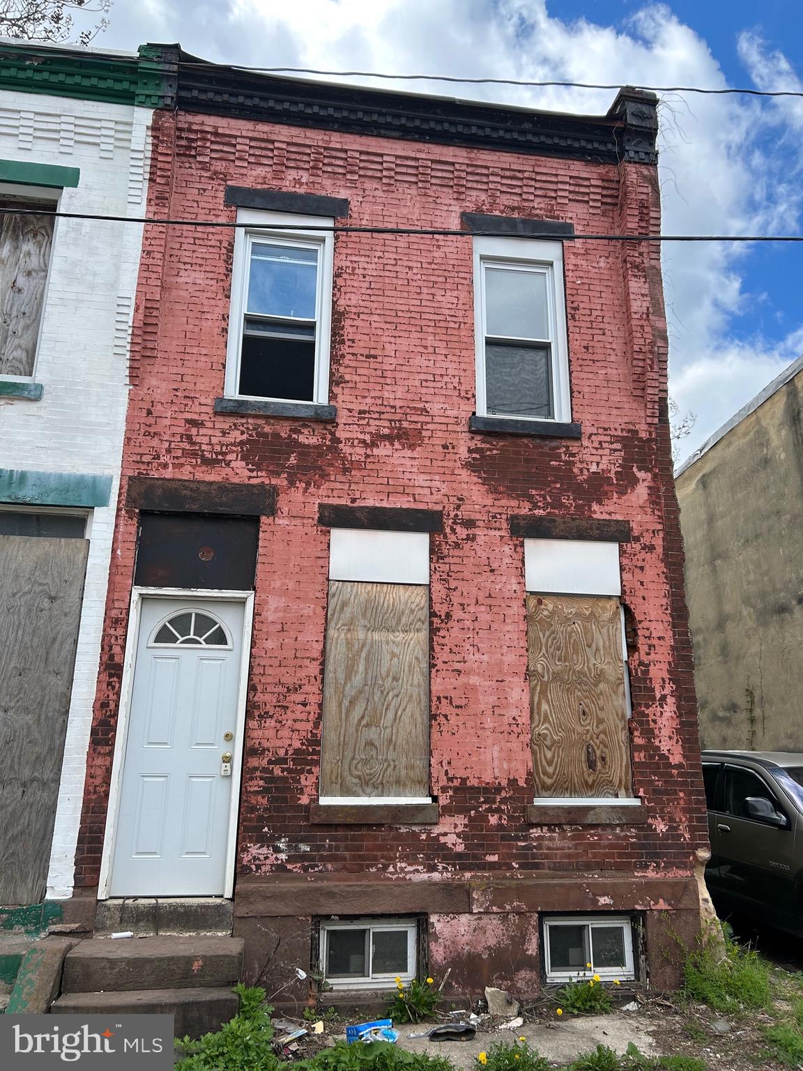 **Brewerytown – Two-Bedroom, One-Bath Shell Available for Sale**
This property is a shell in need of major rehabilitation and is being sold as-is, where-is. An exterior inspection is available, but there is no access to the interior at this time. The roof was replaced in 2023-2024, and new rafters were installed on the first floor.
This is a fantastic opportunity to be part of the transformation happening in North Philly West. The buyer will be responsible for obtaining all necessary permits and certifications from the Philadelphia Housing Authority. Renovations must be completed by November 2025.
Please note that this is cash only. There is a lot of new construction in the area, including two new homes being built directly behind this property.