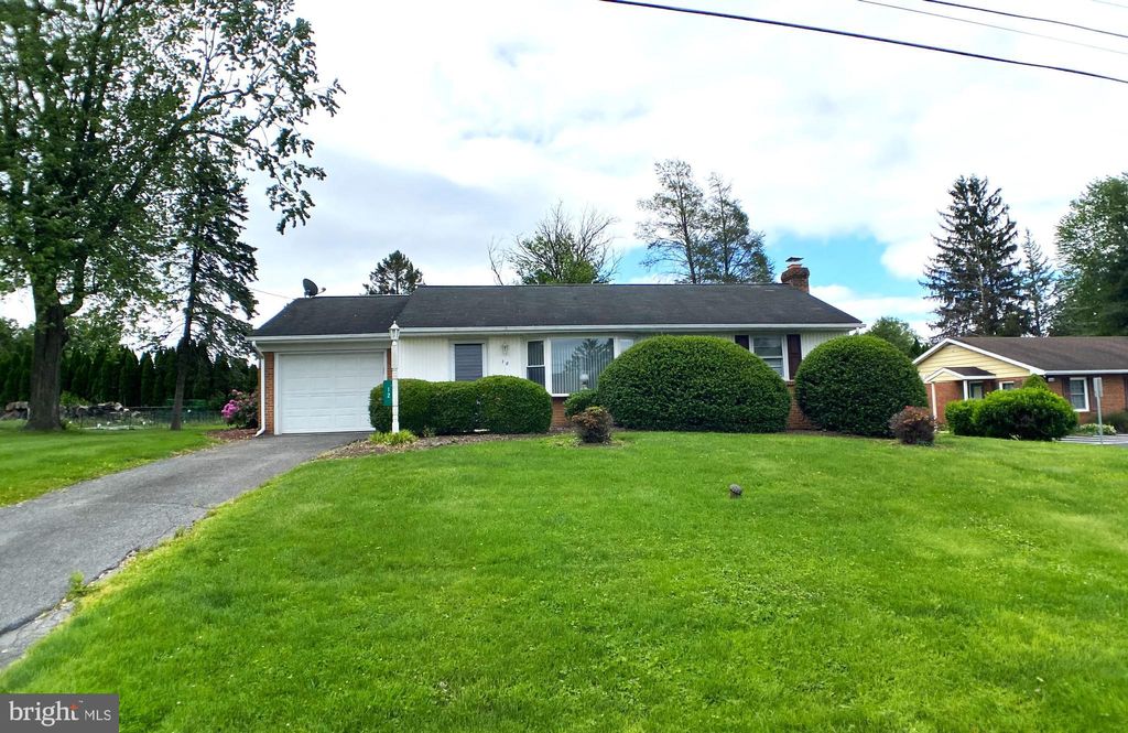Photo of 12 Rees Drive, WILLOW STREET, PA 17584 (MLS # PALA2070102)