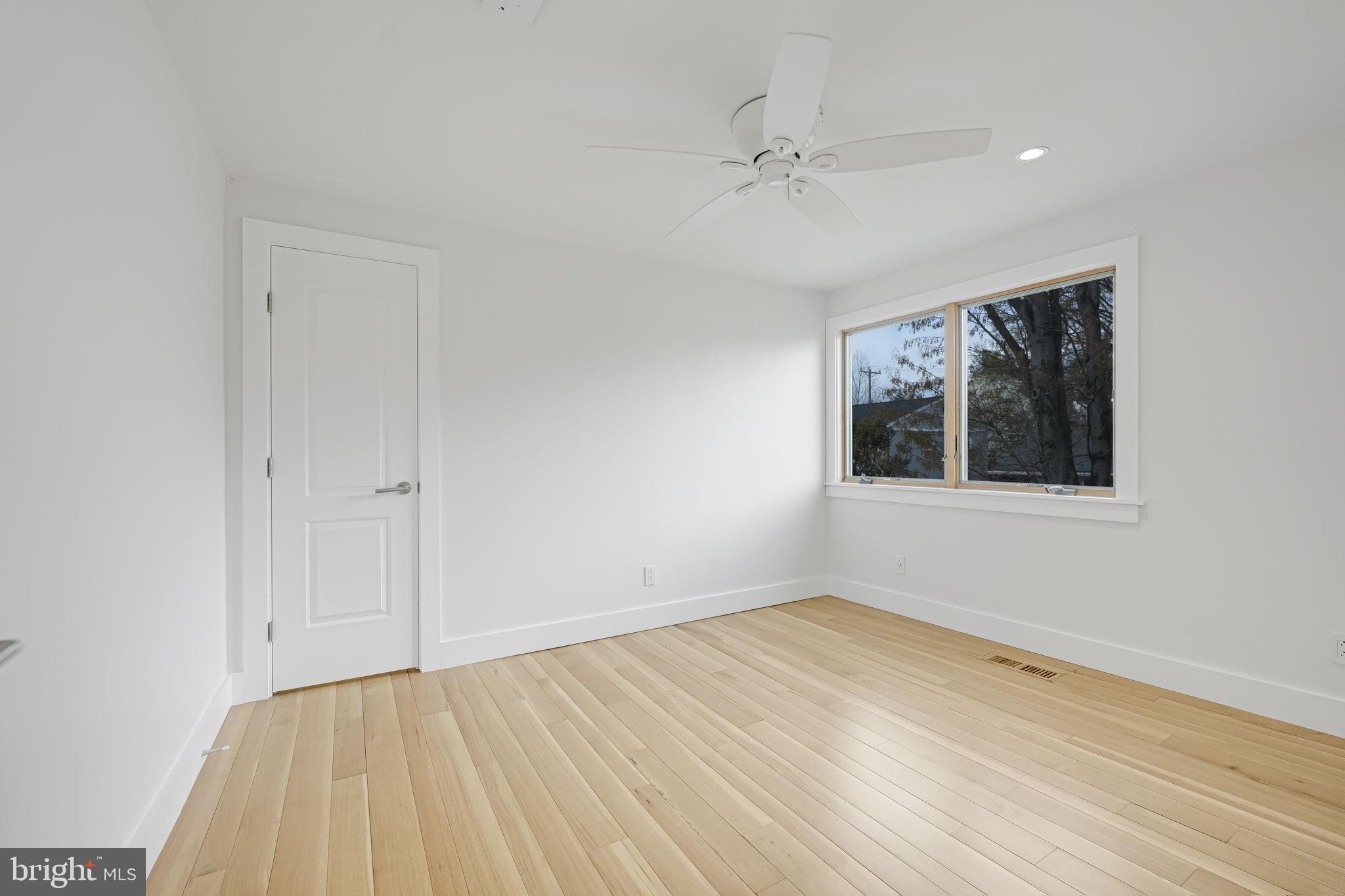 MADISON MANOR - Residential