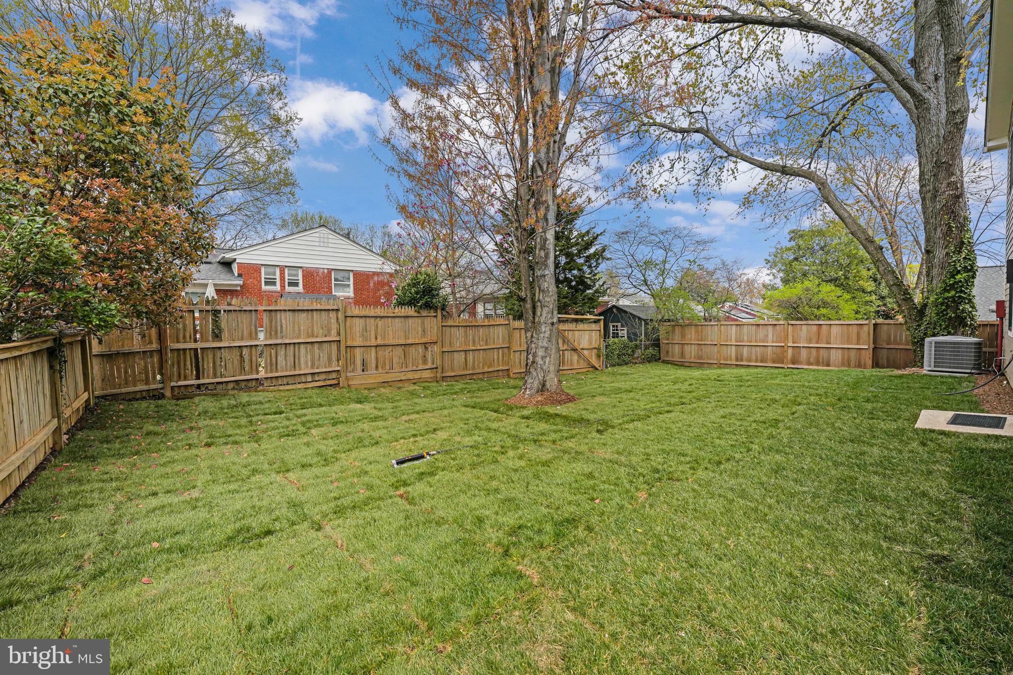 MADISON MANOR - Residential