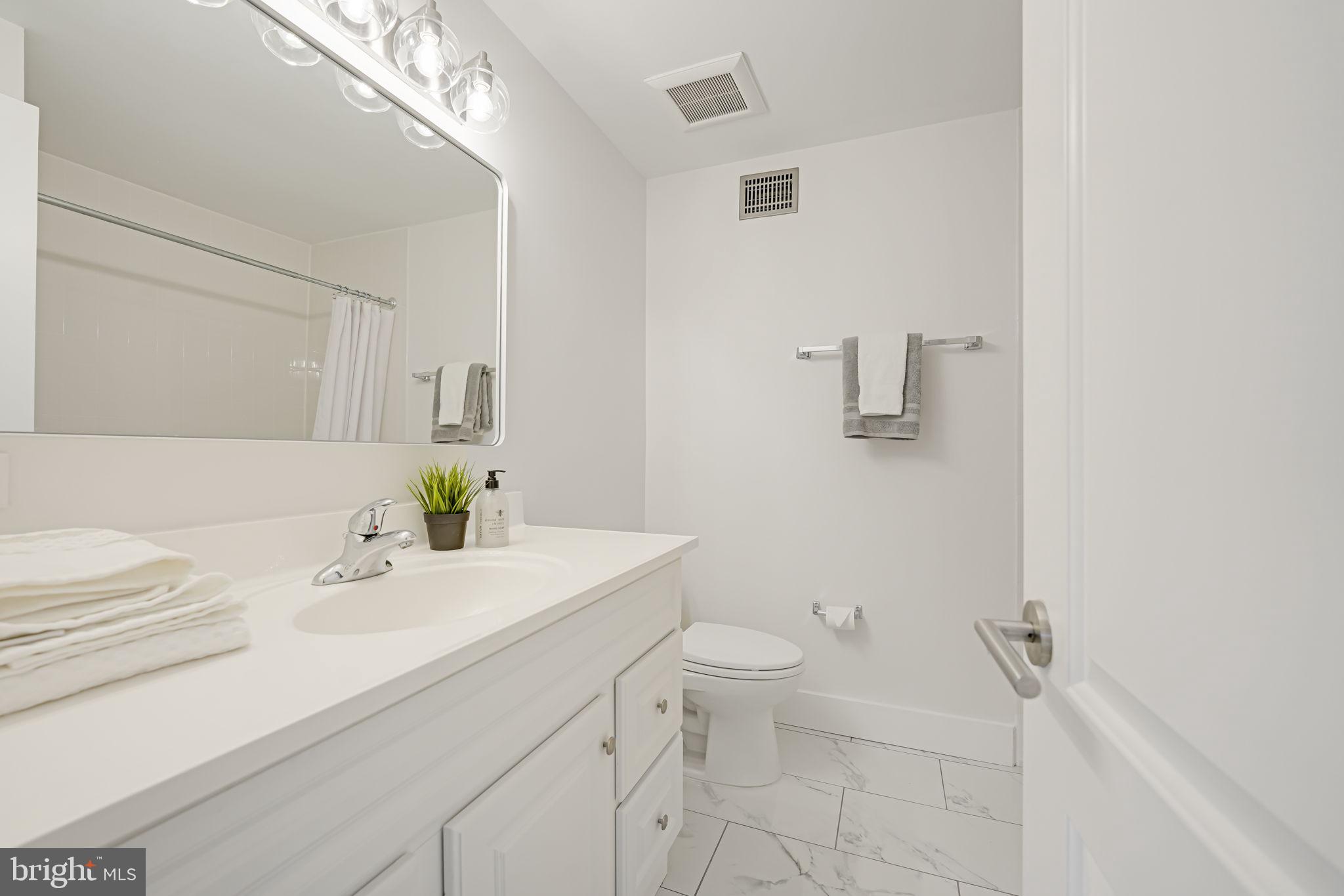 MADISON MANOR - Residential