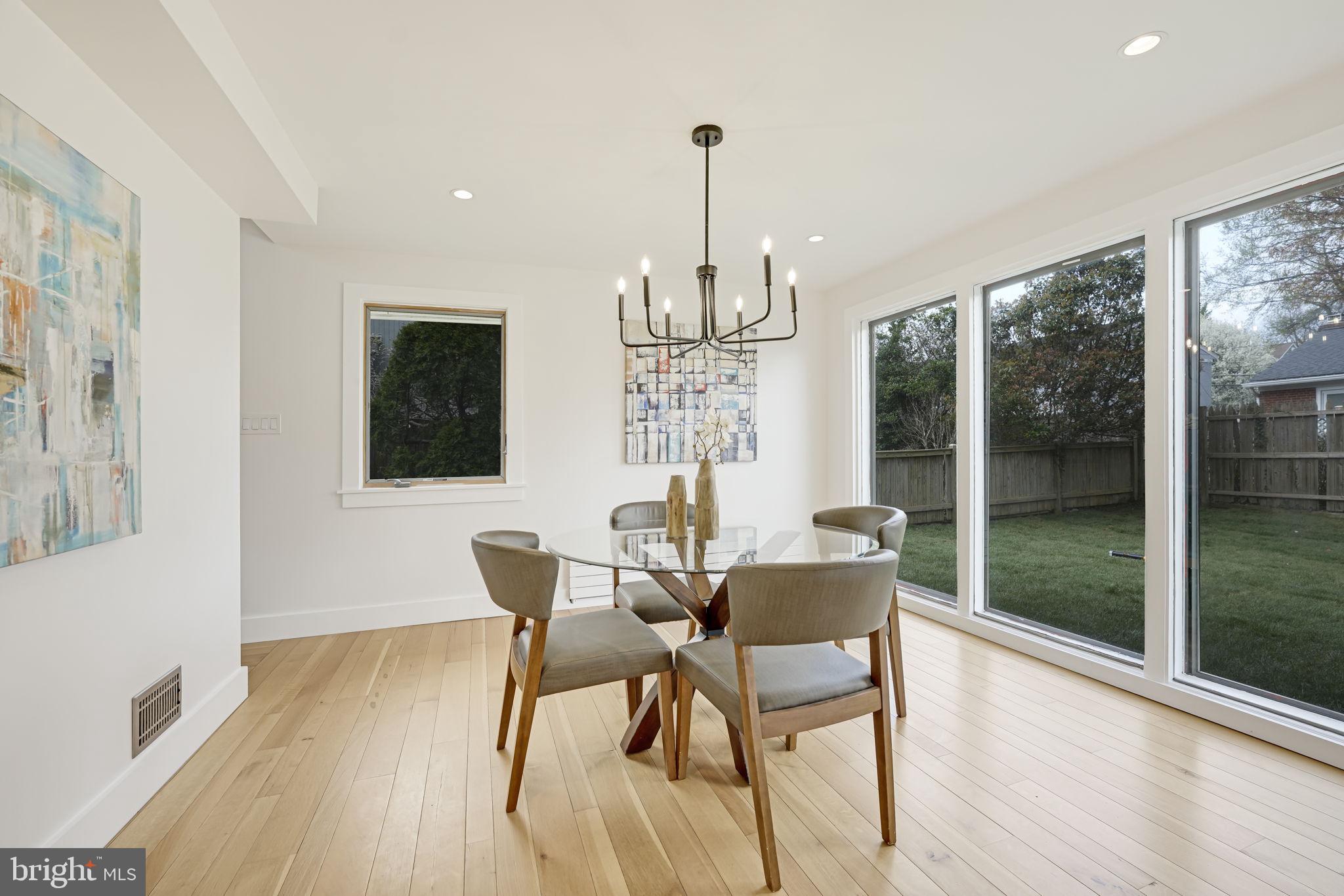 MADISON MANOR - Residential