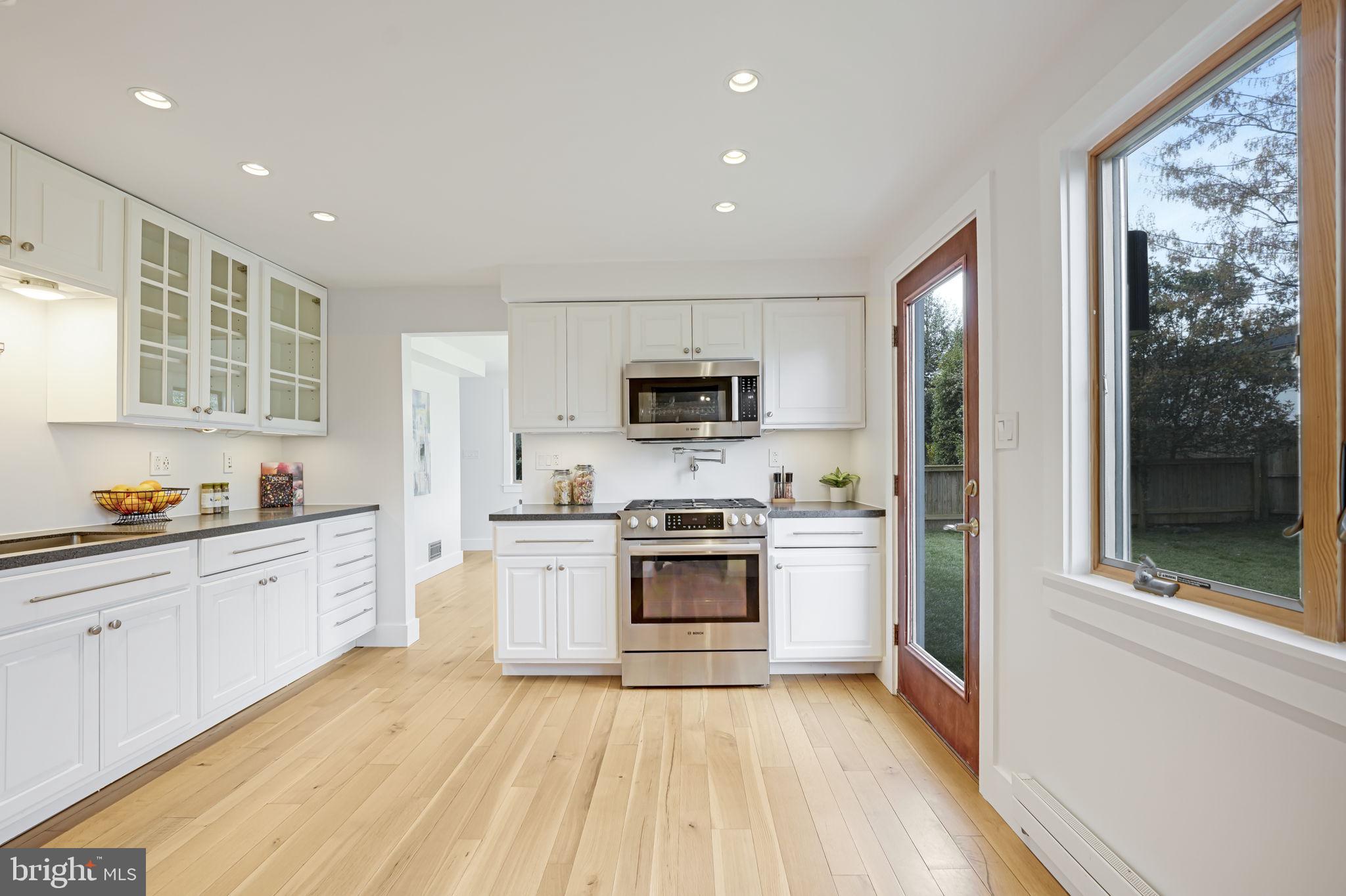 MADISON MANOR - Residential