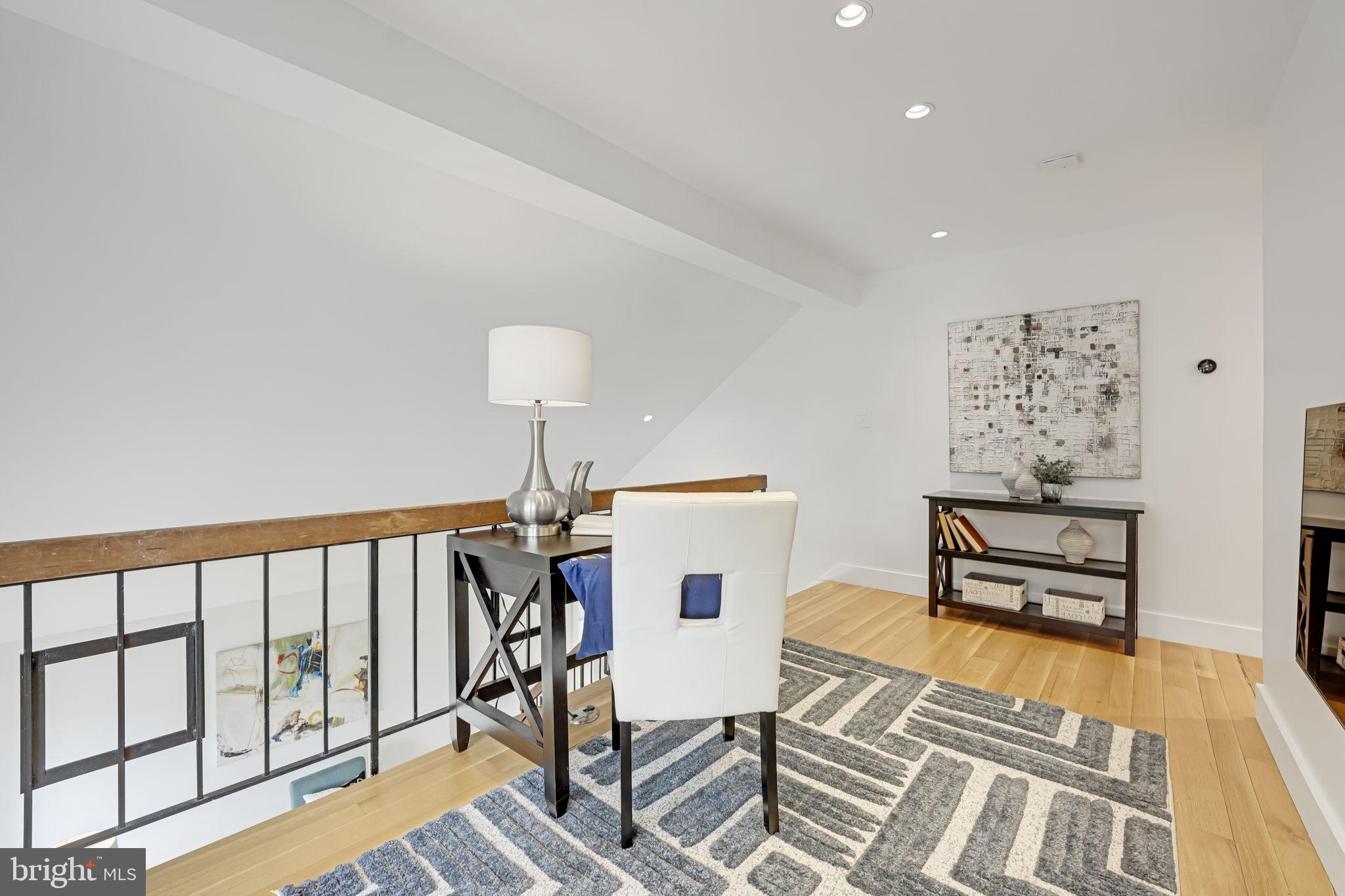 MADISON MANOR - Residential