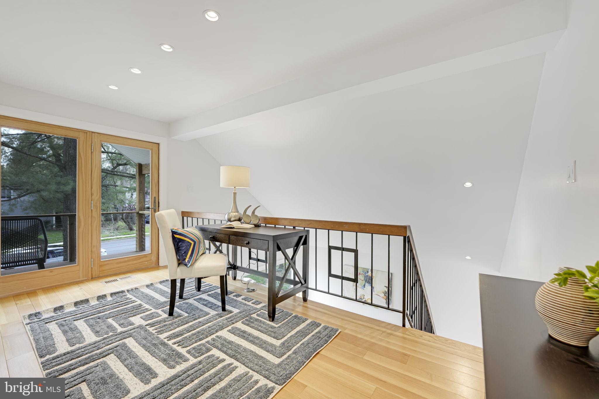 MADISON MANOR - Residential