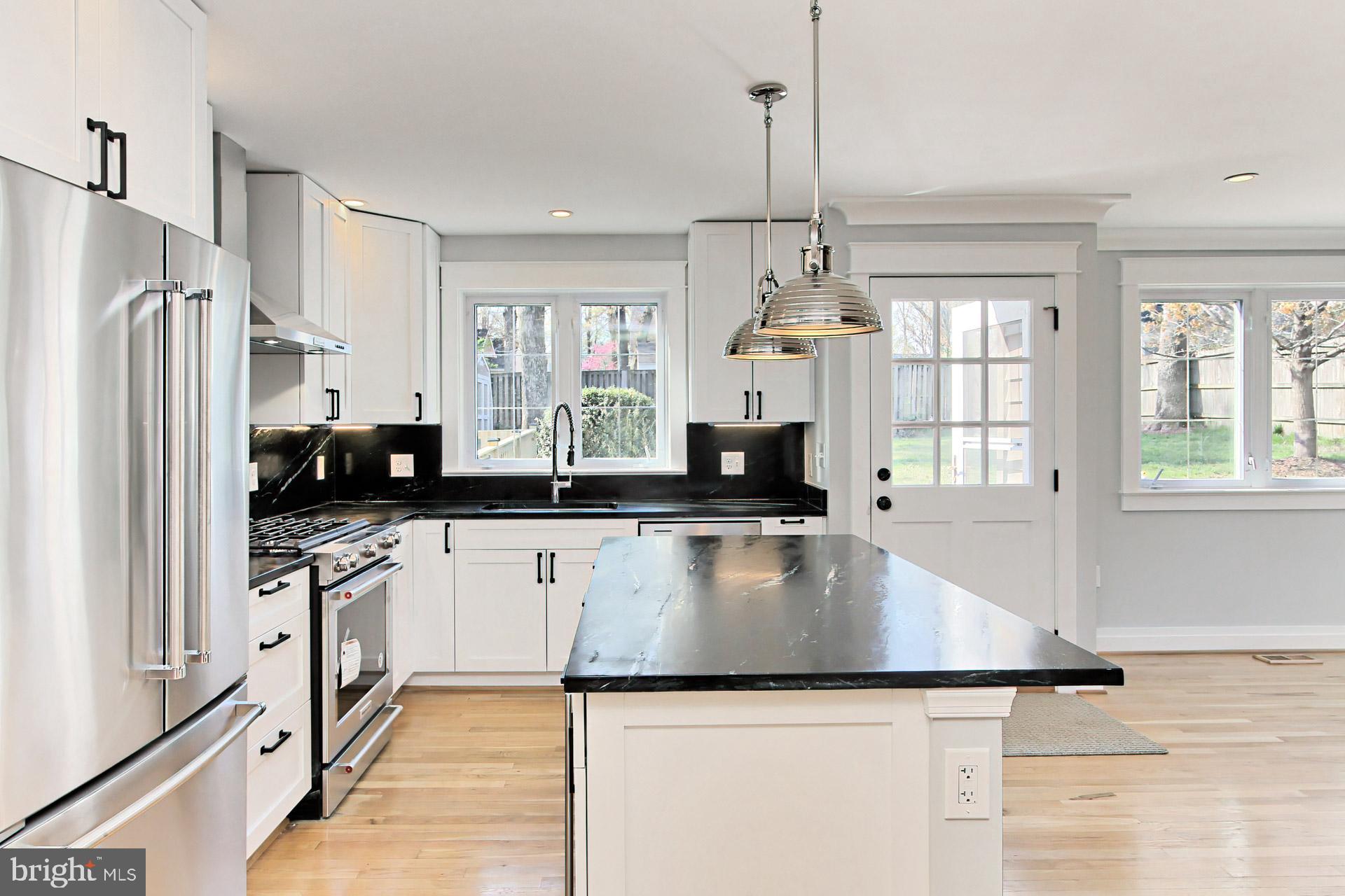 BEVERLY HILLS - Residential