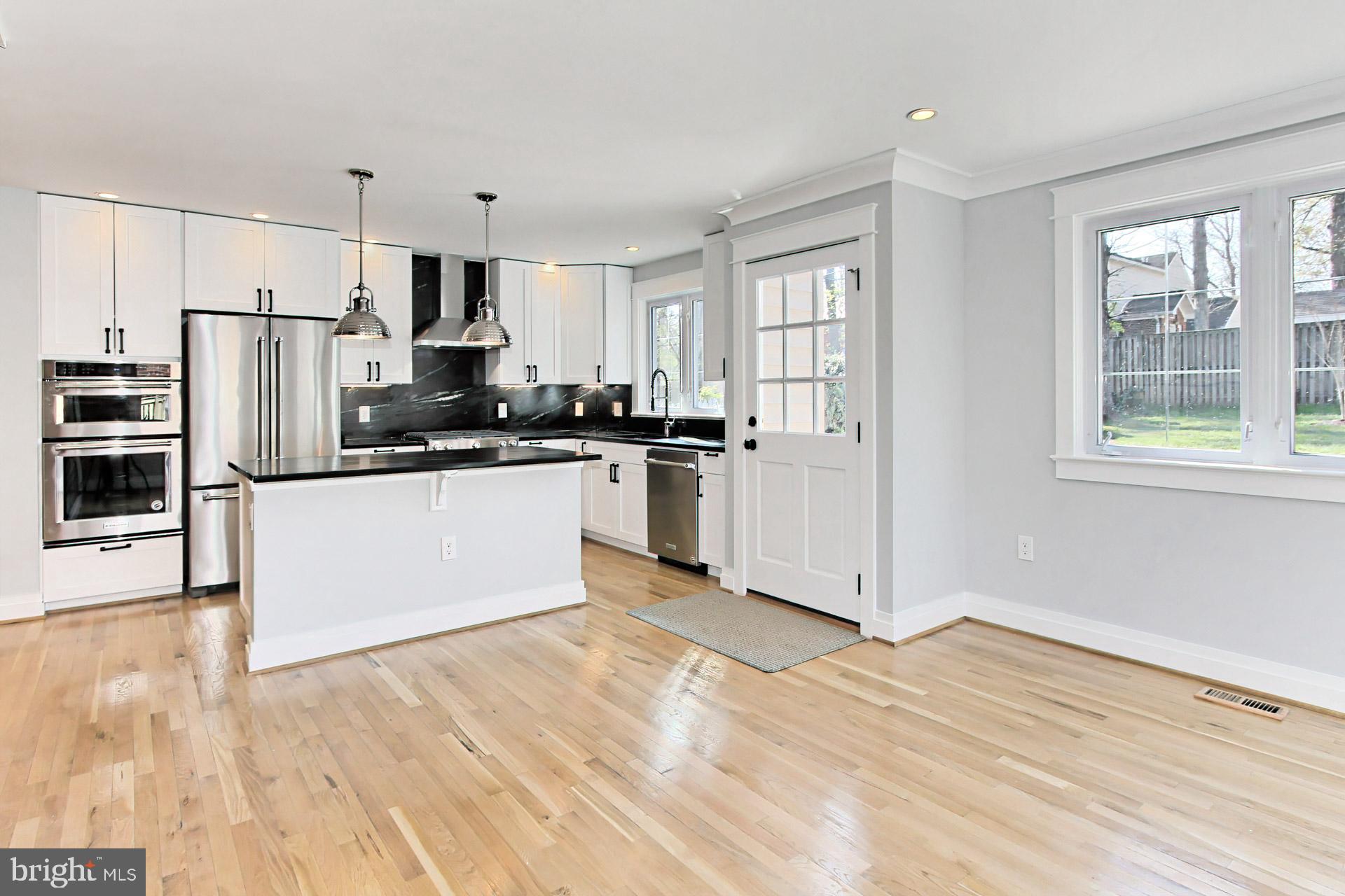 BEVERLY HILLS - Residential