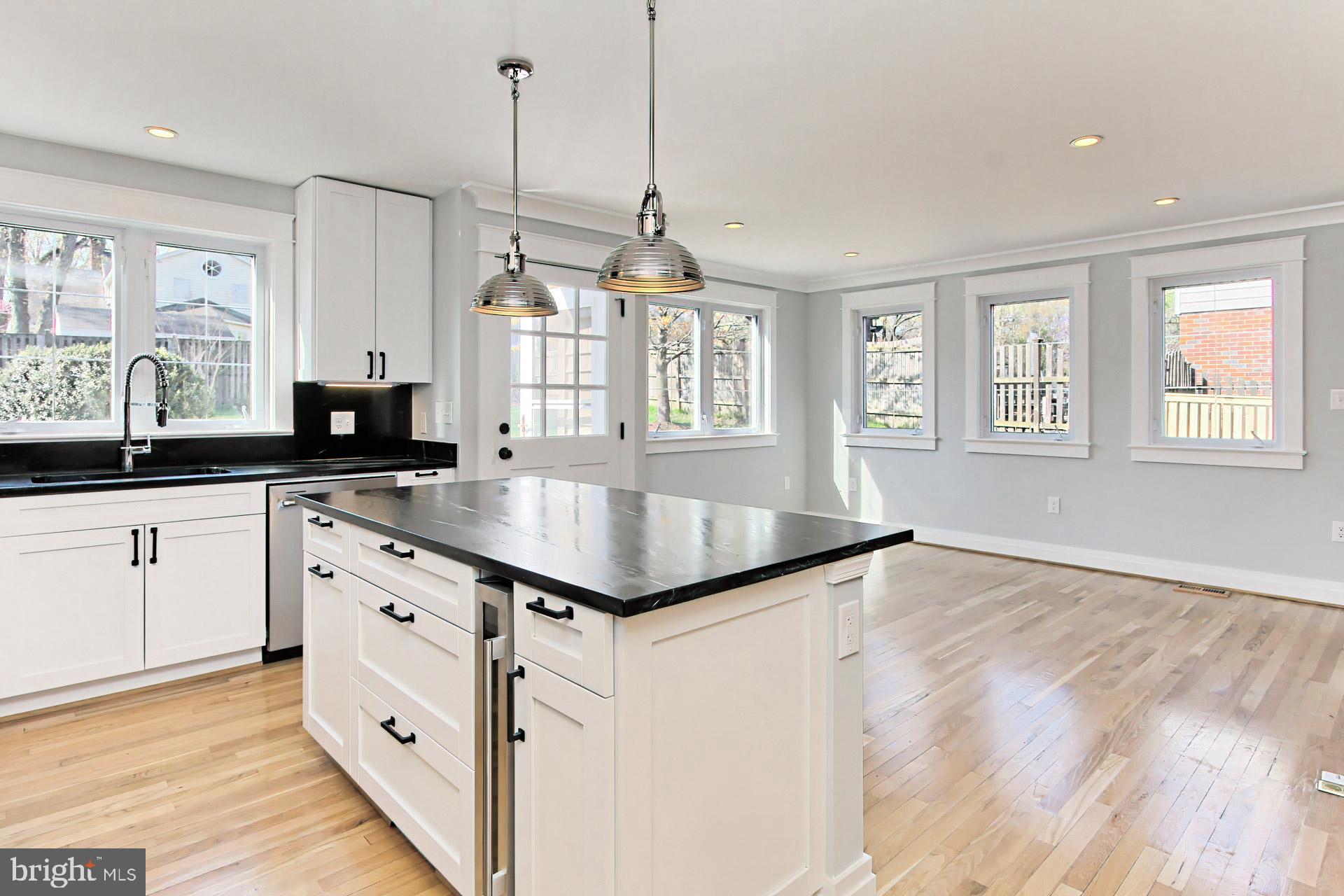 BEVERLY HILLS - Residential