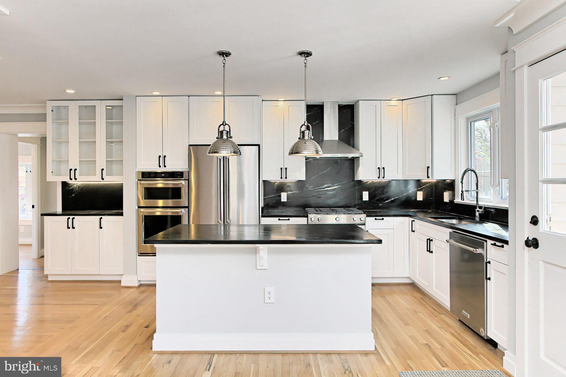 BEVERLY HILLS - Residential