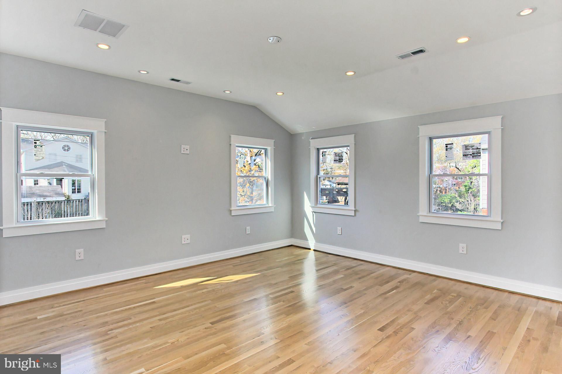 BEVERLY HILLS - Residential