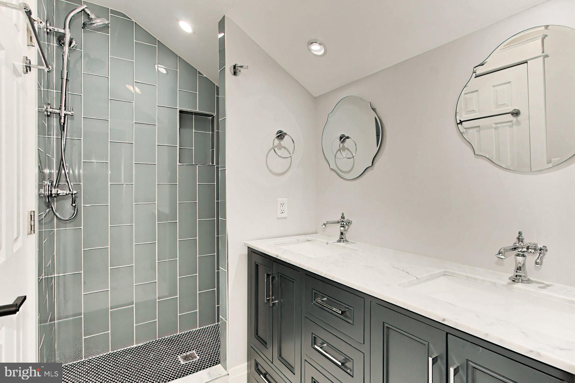 BEVERLY HILLS - Residential