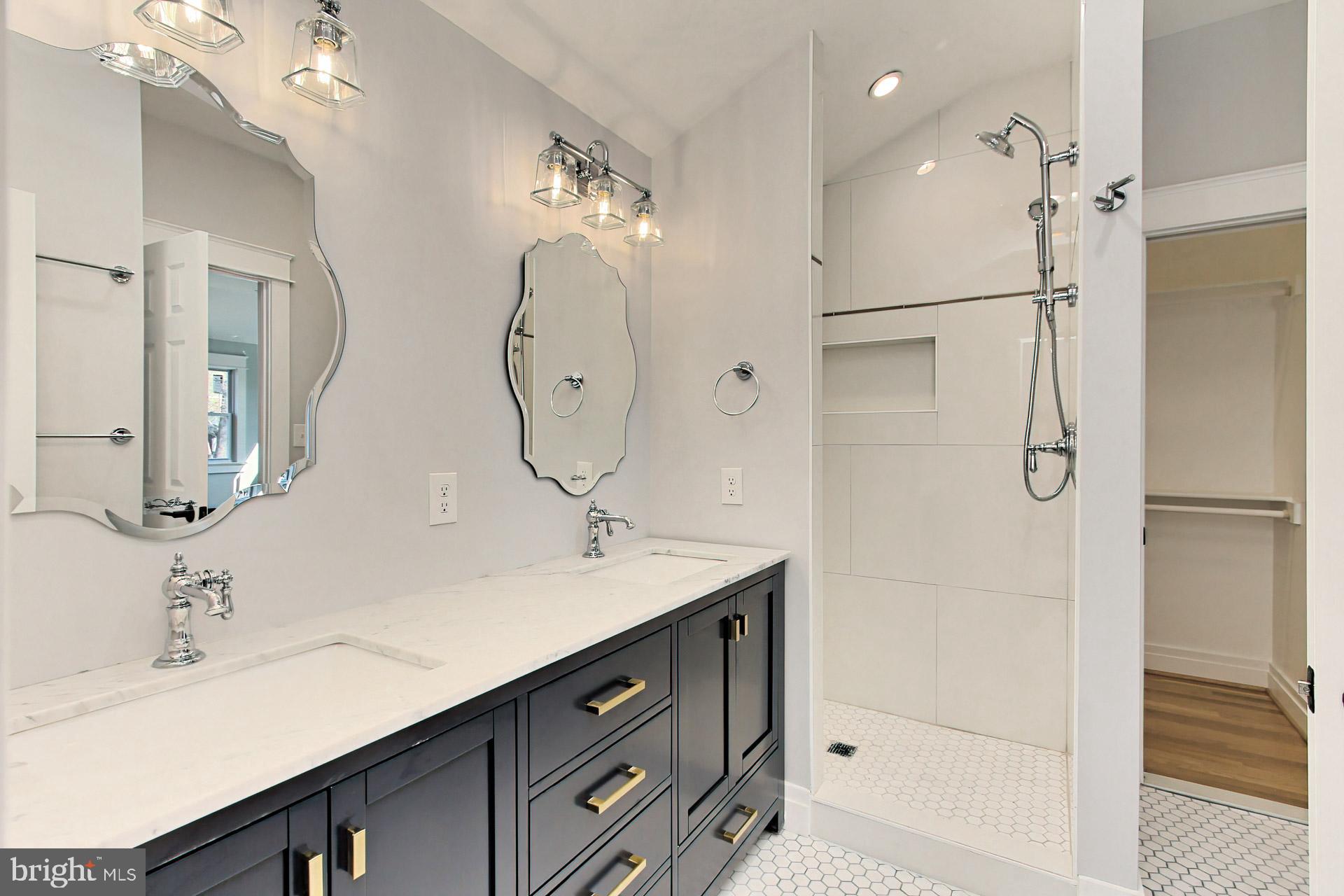 BEVERLY HILLS - Residential