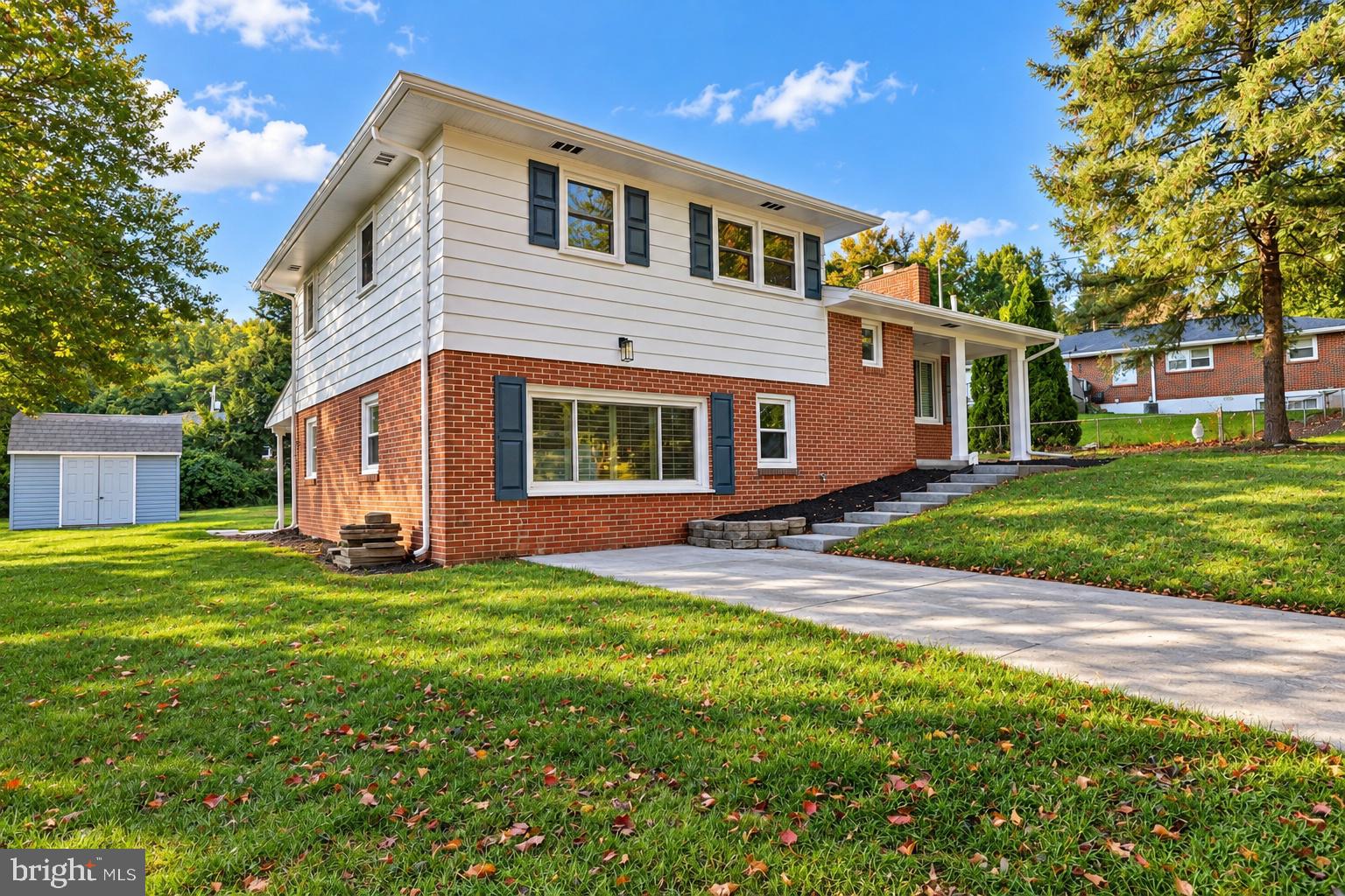 205 RIDGEVIEW ROAD