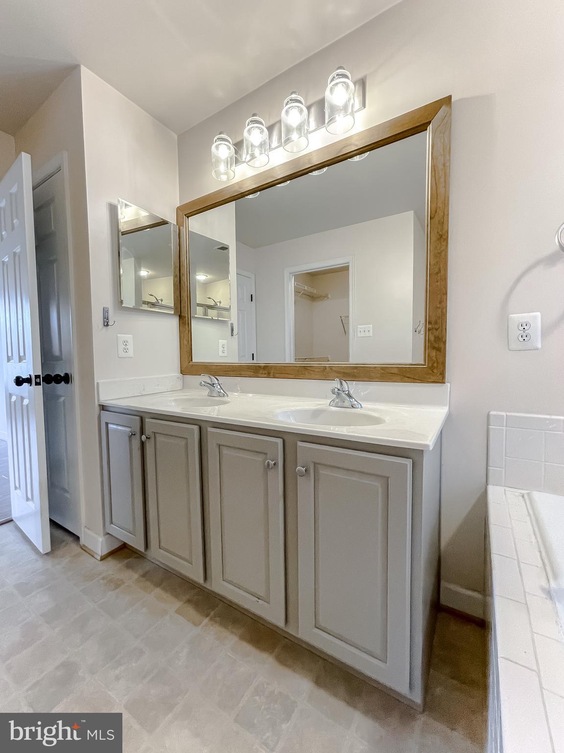 GREENBRIER - Residential Lease