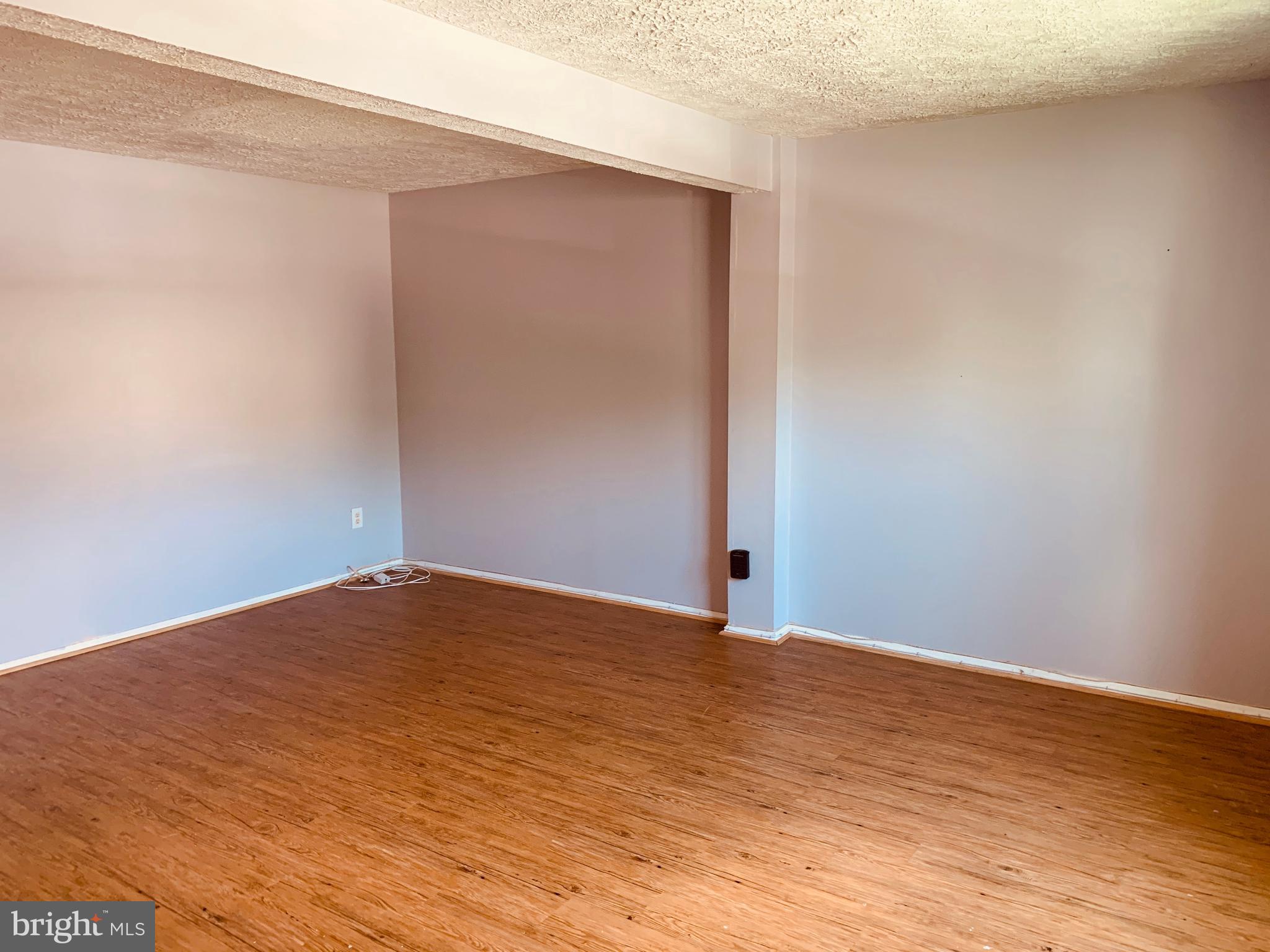 WOODS EDGE TOWNHOME CONDOMINIUMS - Residential