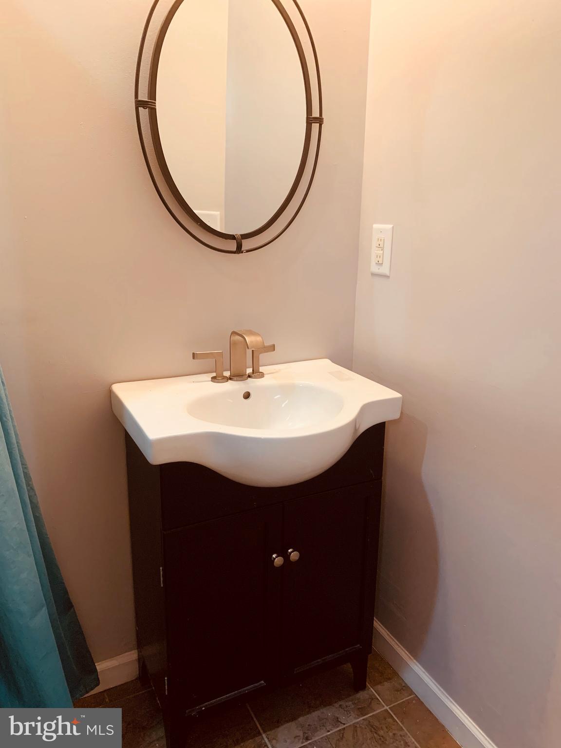 WOODS EDGE TOWNHOME CONDOMINIUMS - Residential