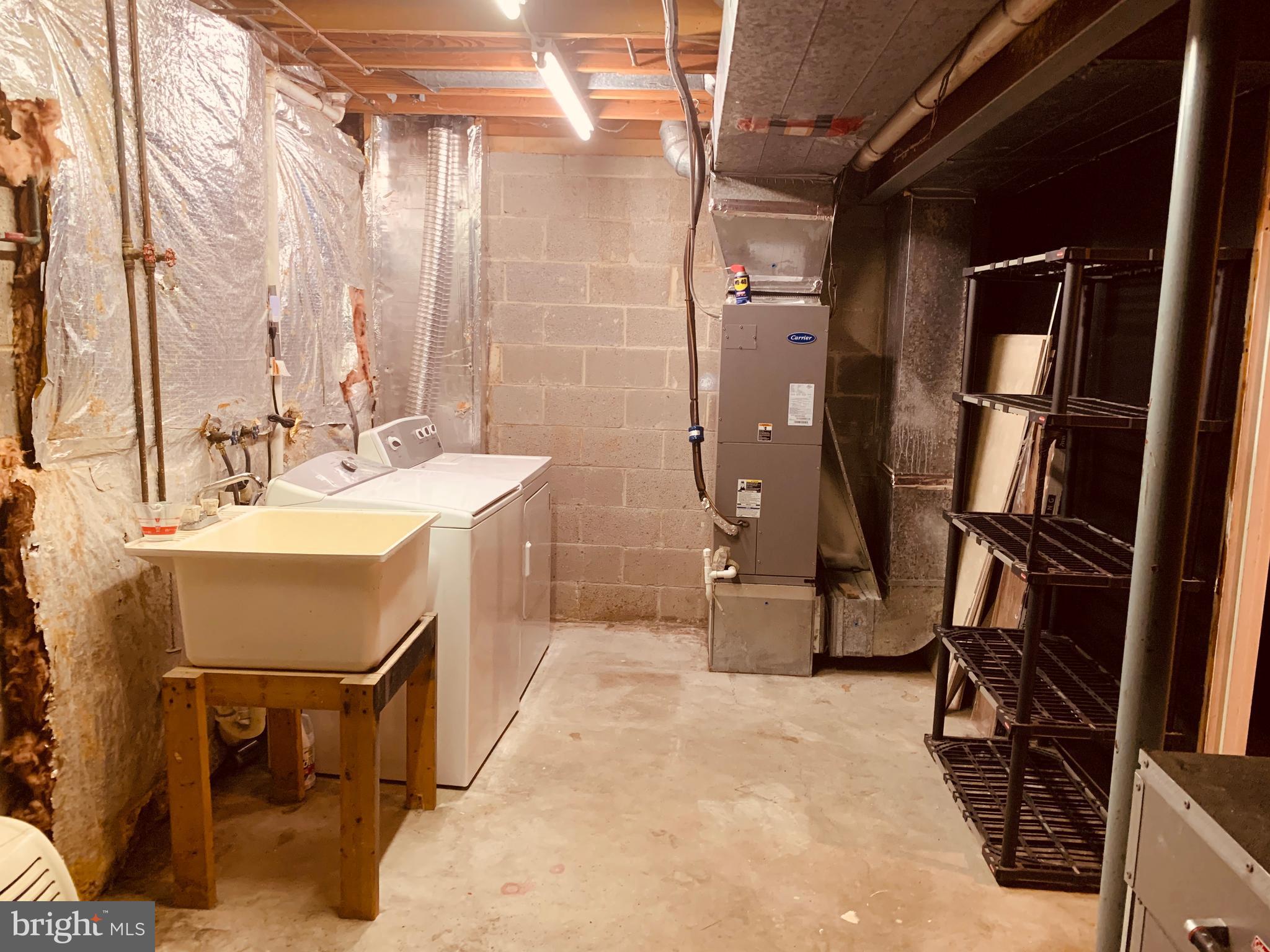 WOODS EDGE TOWNHOME CONDOMINIUMS - Residential