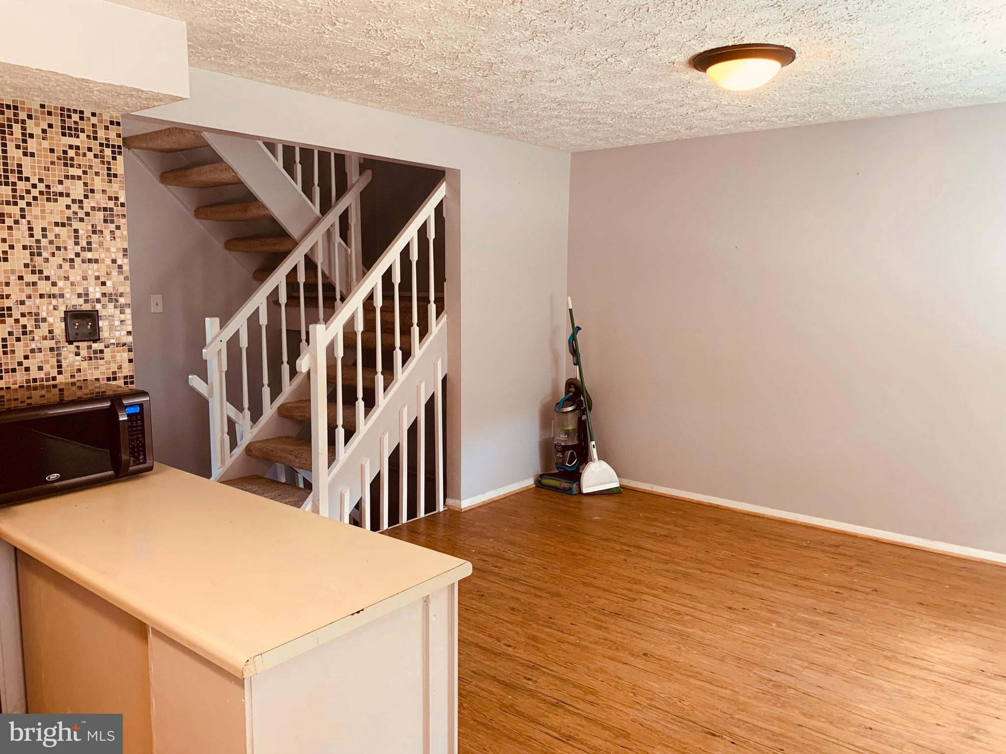 WOODS EDGE TOWNHOME CONDOMINIUMS - Residential