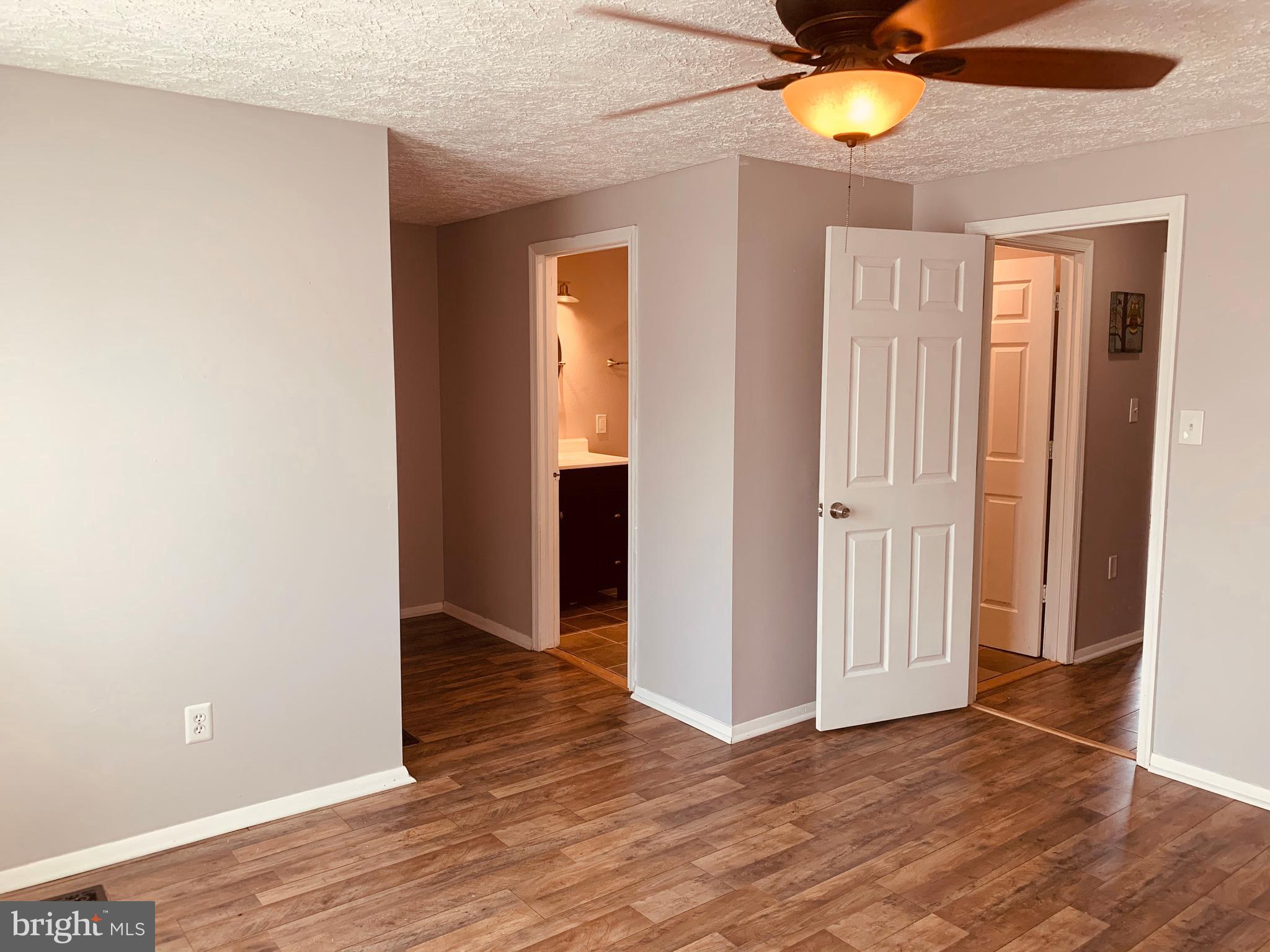 WOODS EDGE TOWNHOME CONDOMINIUMS - Residential