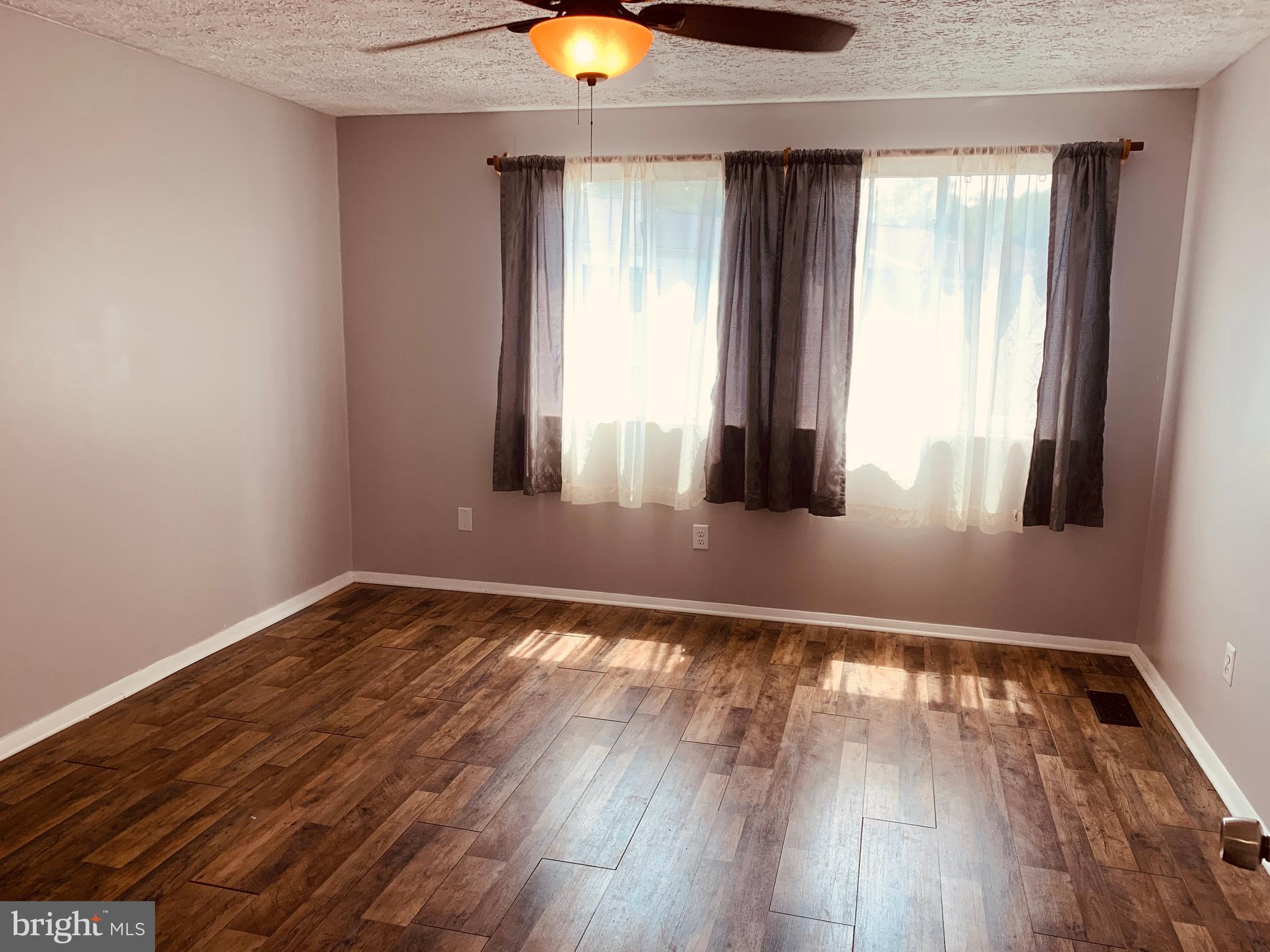 WOODS EDGE TOWNHOME CONDOMINIUMS - Residential