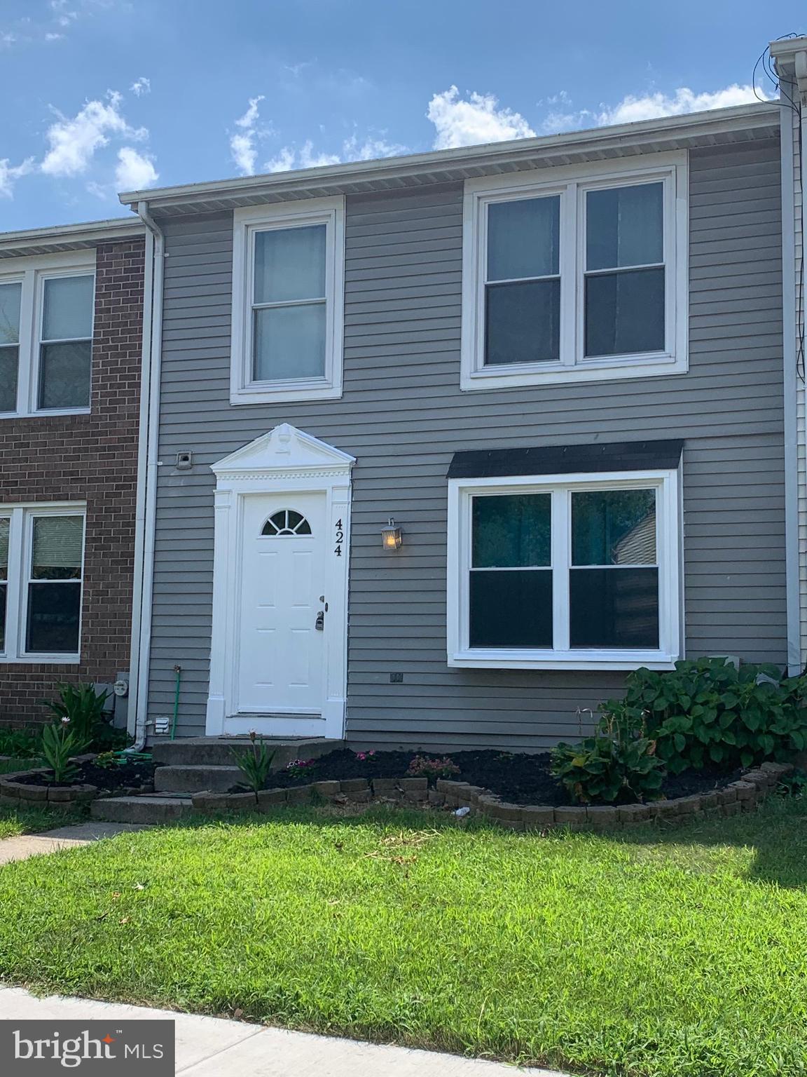 WOODS EDGE TOWNHOME CONDOMINIUMS - Residential