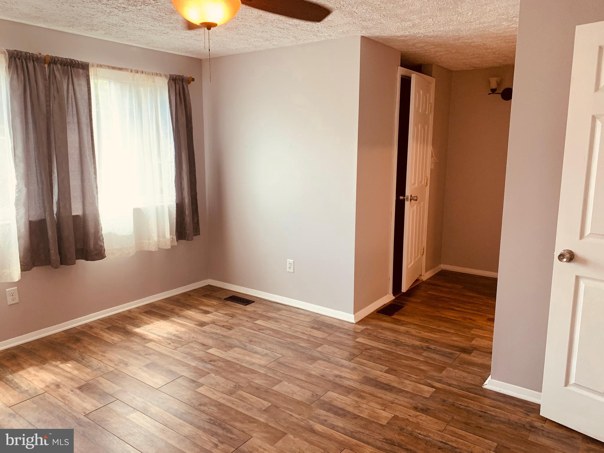 WOODS EDGE TOWNHOME CONDOMINIUMS - Residential