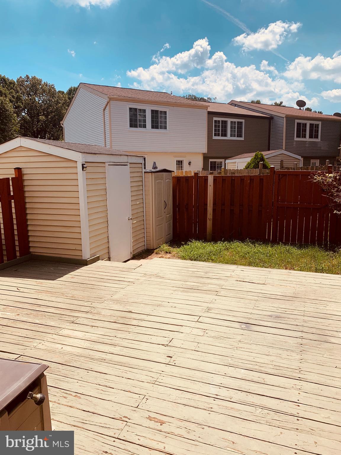 WOODS EDGE TOWNHOME CONDOMINIUMS - Residential