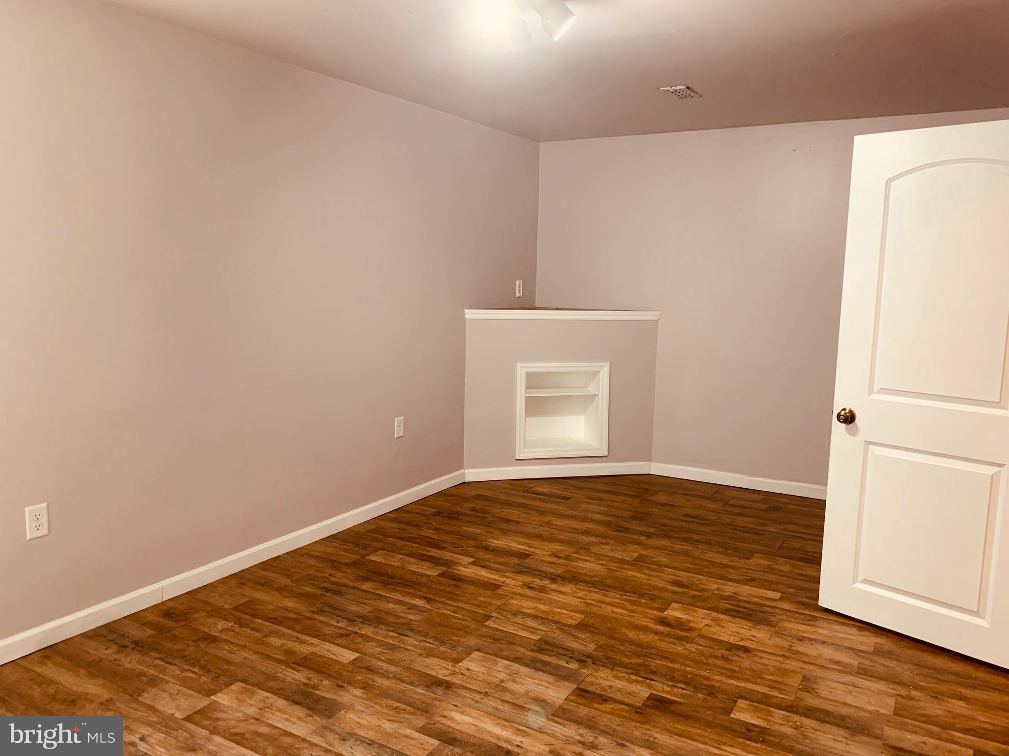 WOODS EDGE TOWNHOME CONDOMINIUMS - Residential