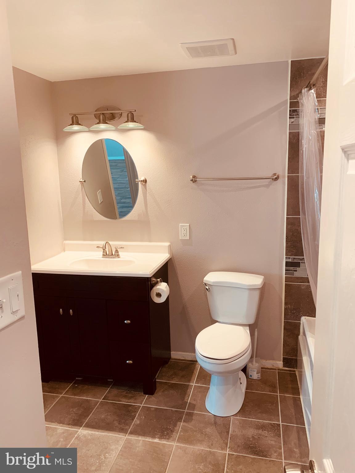 WOODS EDGE TOWNHOME CONDOMINIUMS - Residential