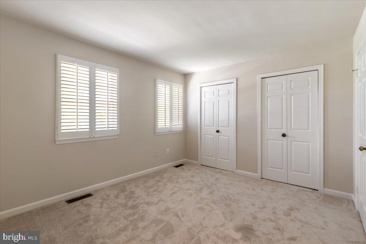 COLUMBIA SQUARE - Residential Lease