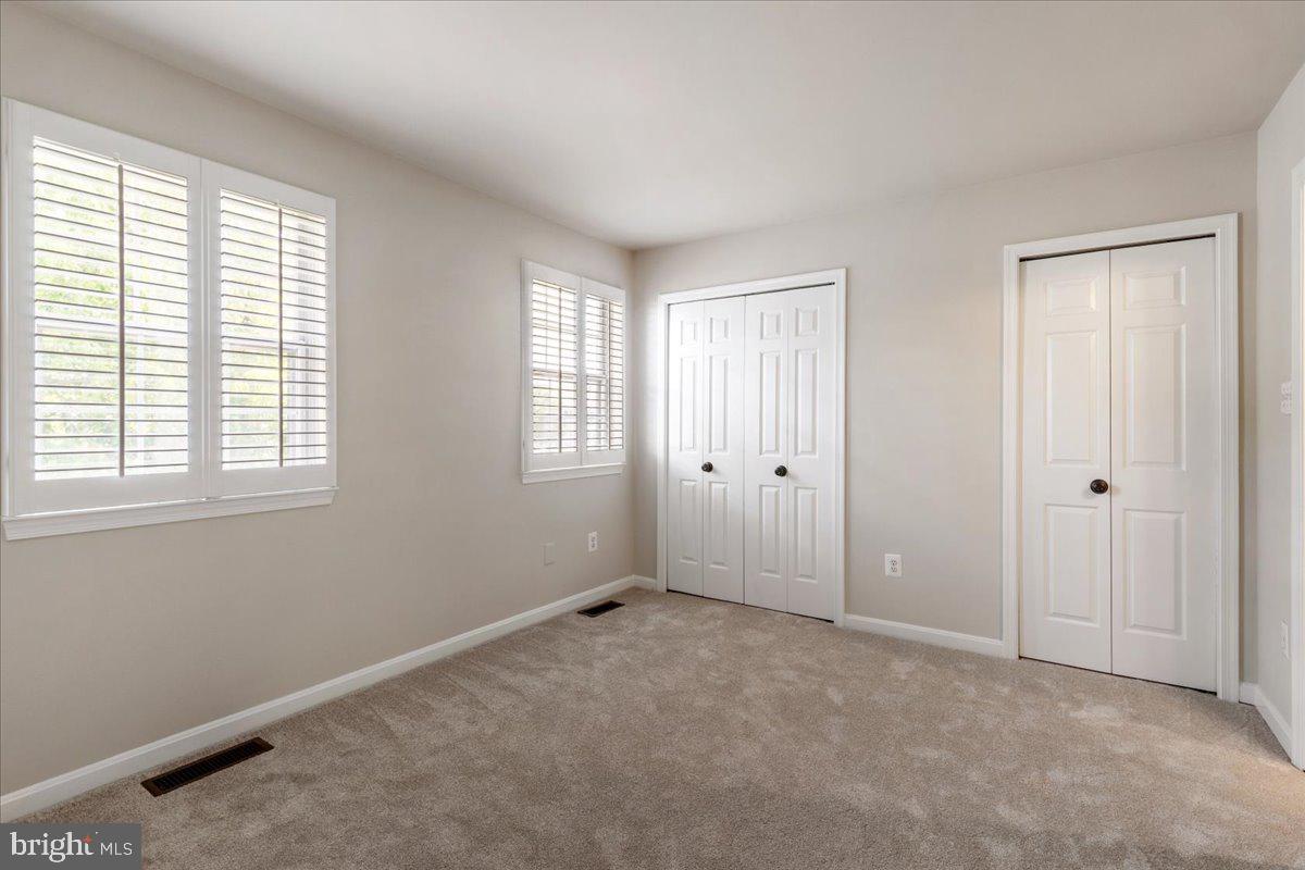 COLUMBIA SQUARE - Residential Lease