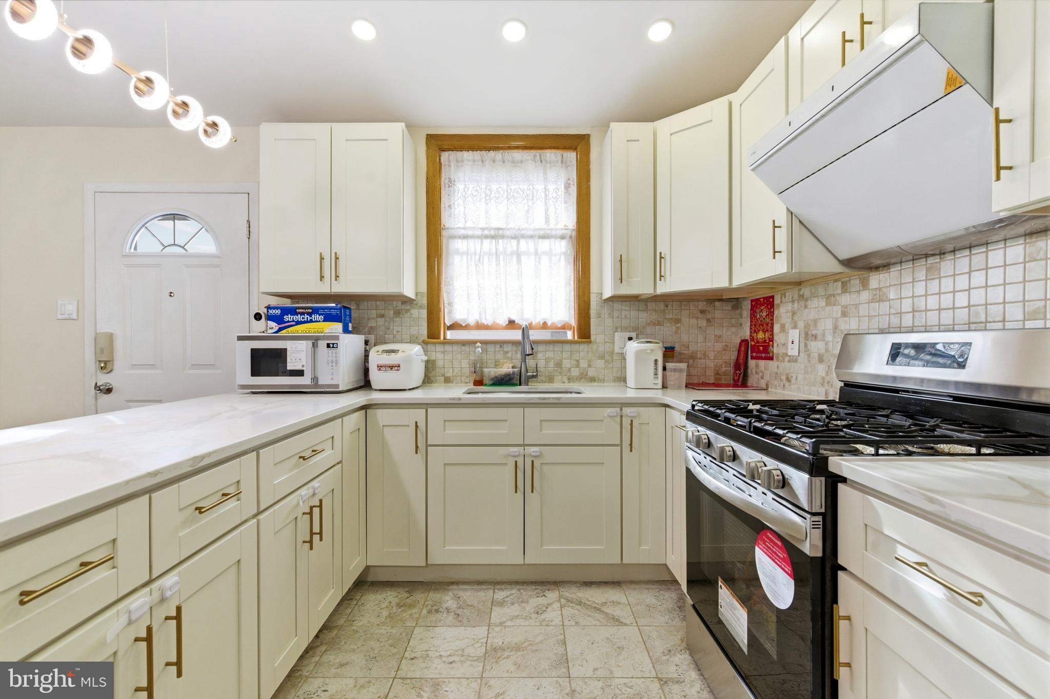 BUSTLETON - Residential