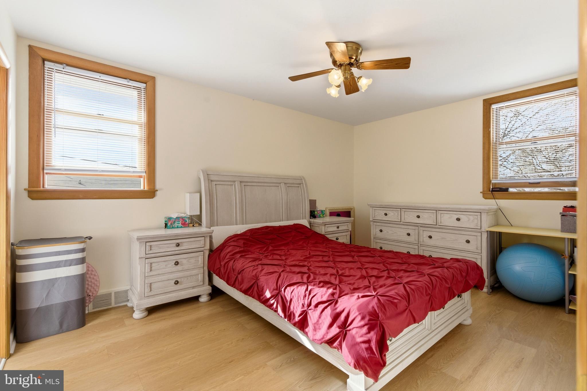 BUSTLETON - Residential