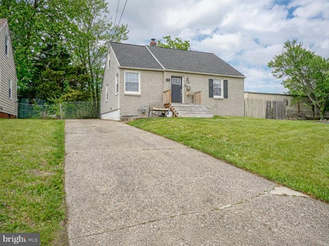Homes For Sale - 35 Saint Charles Place<br/> Camden County, RUNNEMEDE, NJ 08078