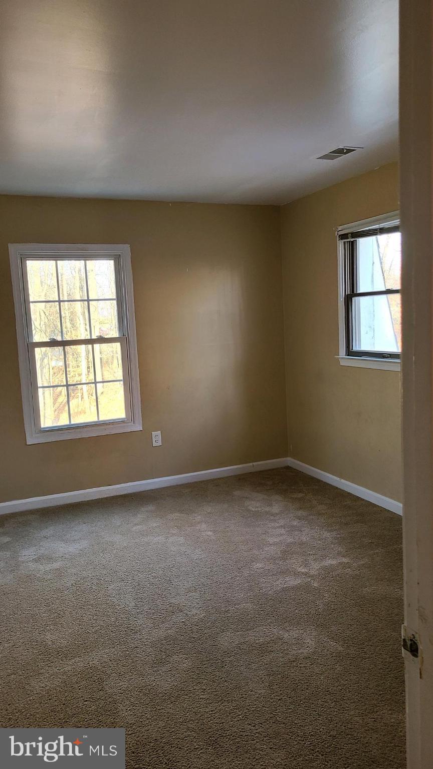 BARNESVILLE OUTSIDE - Land