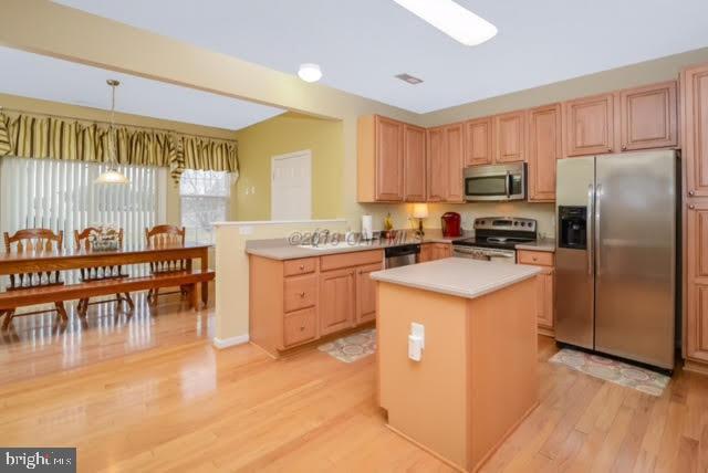 CEDAR COMMONS - Residential