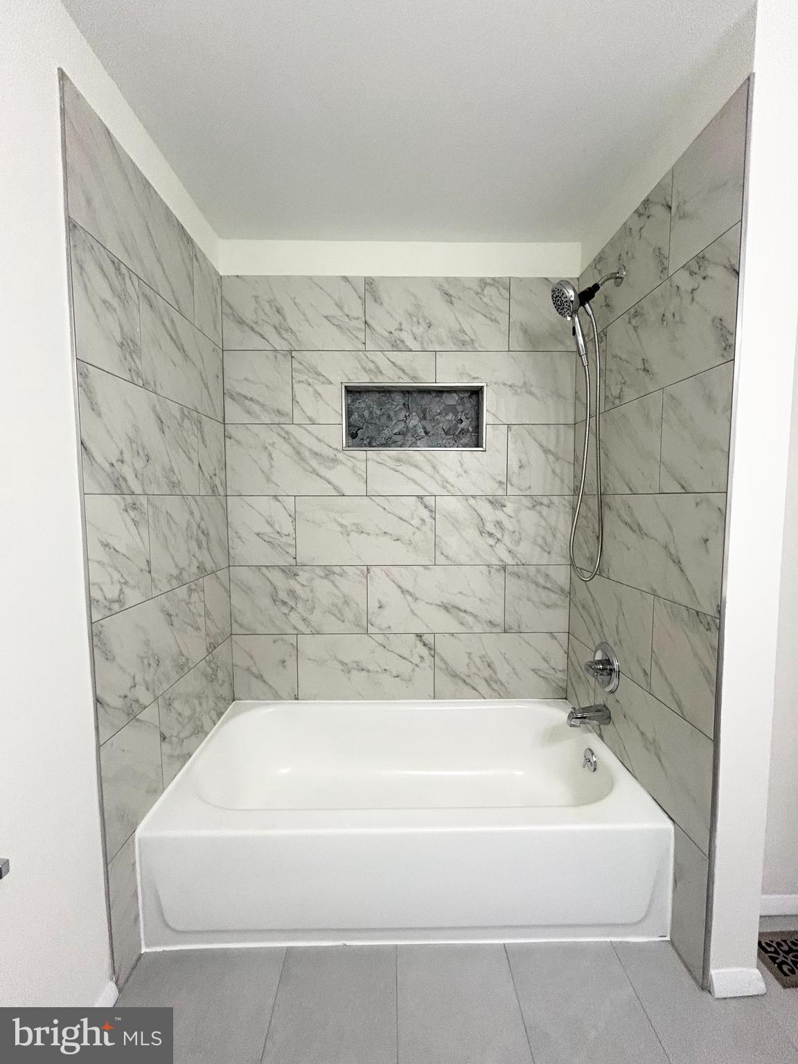 CHARLENE - Residential