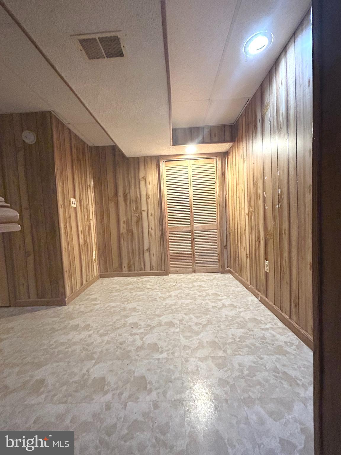 CHARLENE - Residential