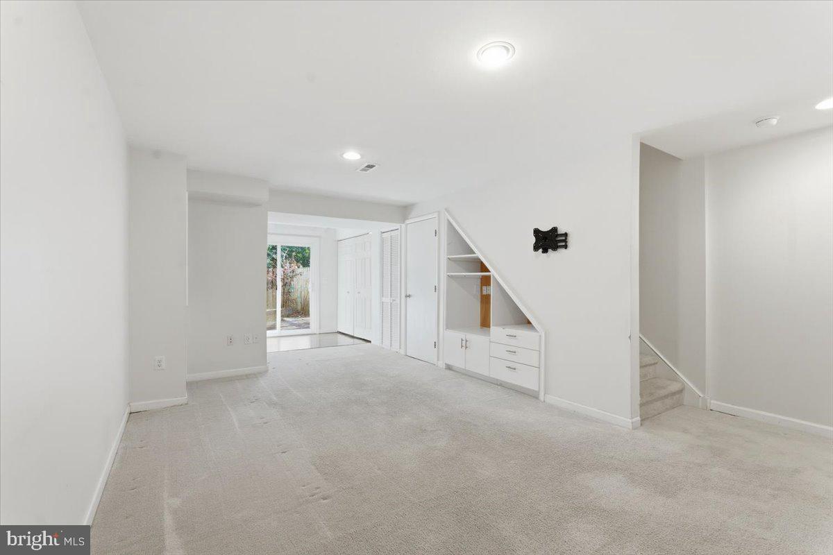 COUNTRYSIDE - Residential