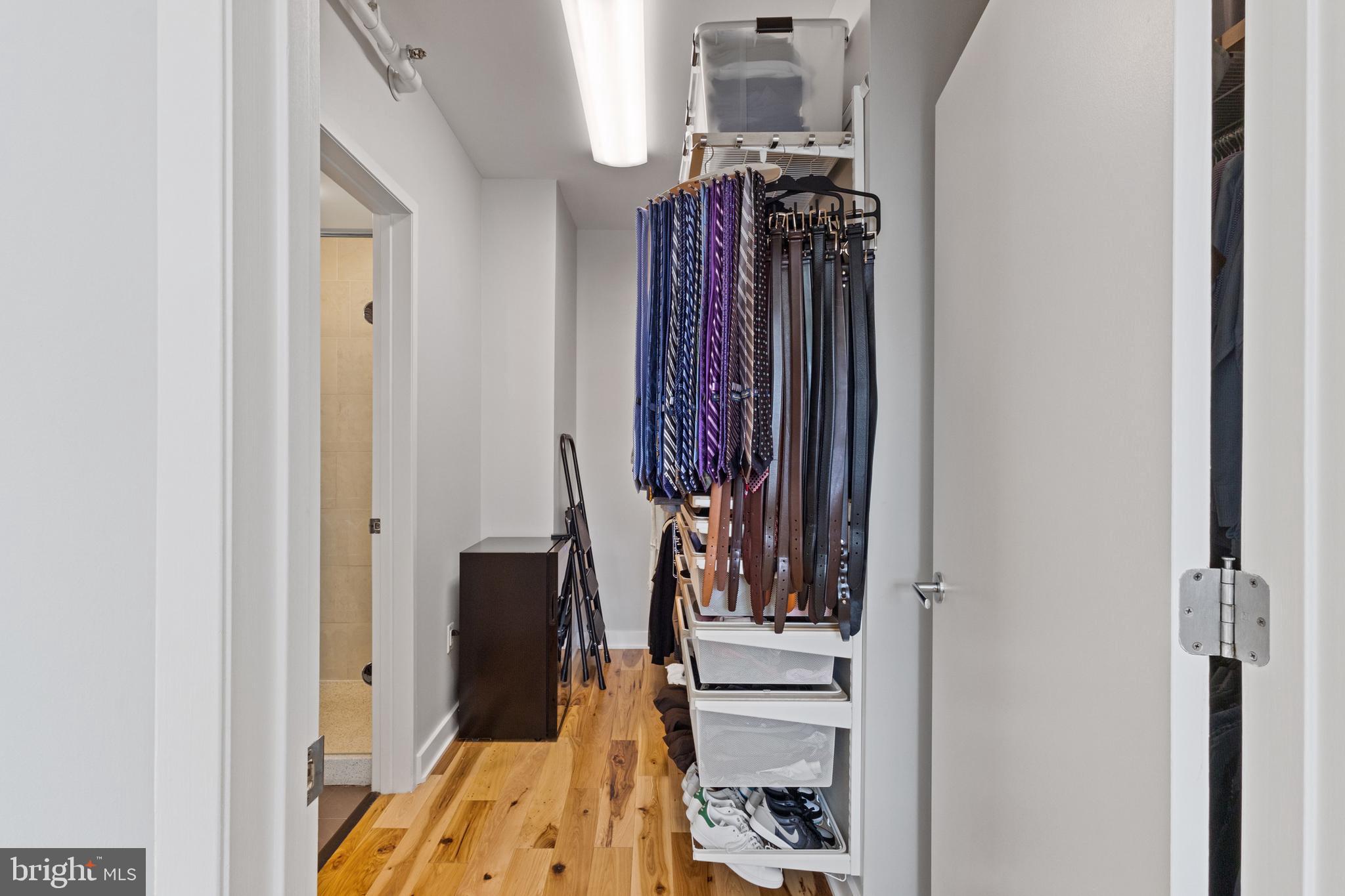 LOGAN SQUARE - Residential