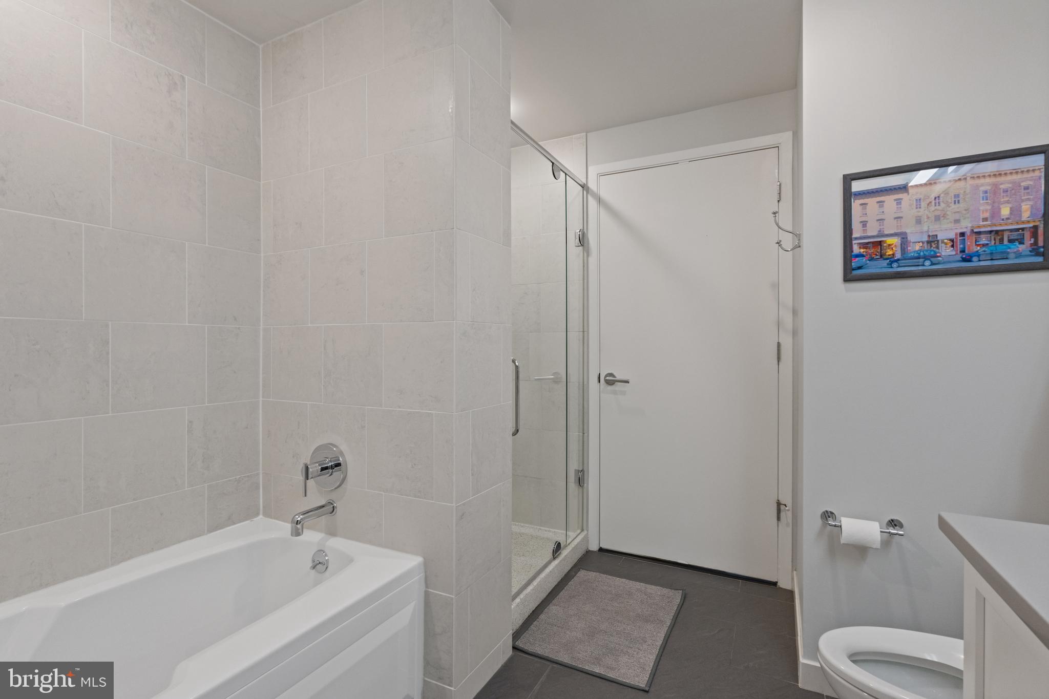 LOGAN SQUARE - Residential