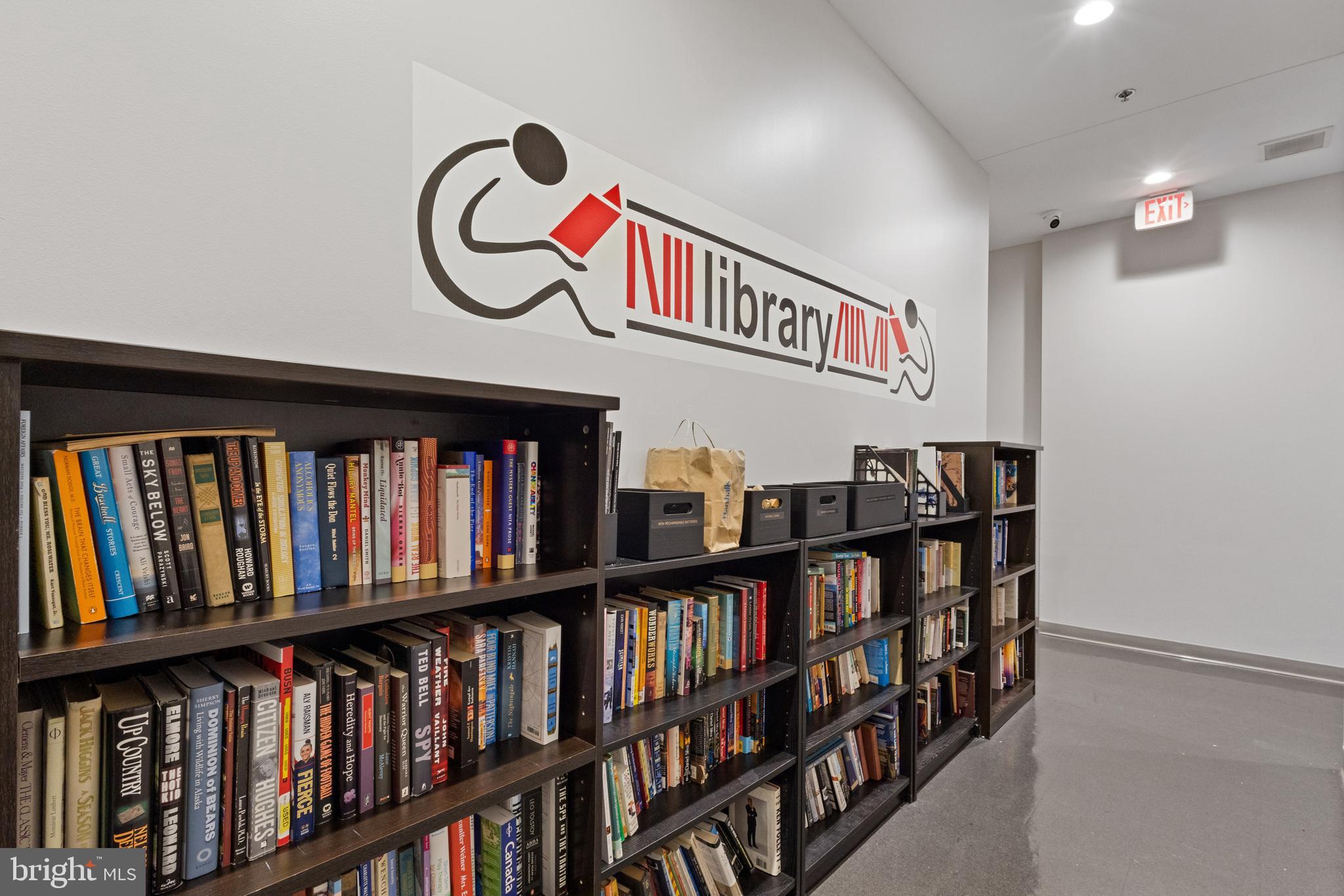 LOGAN SQUARE - Residential