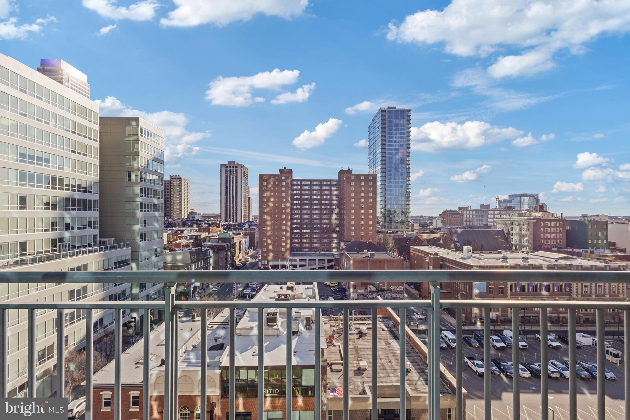 LOGAN SQUARE - Residential