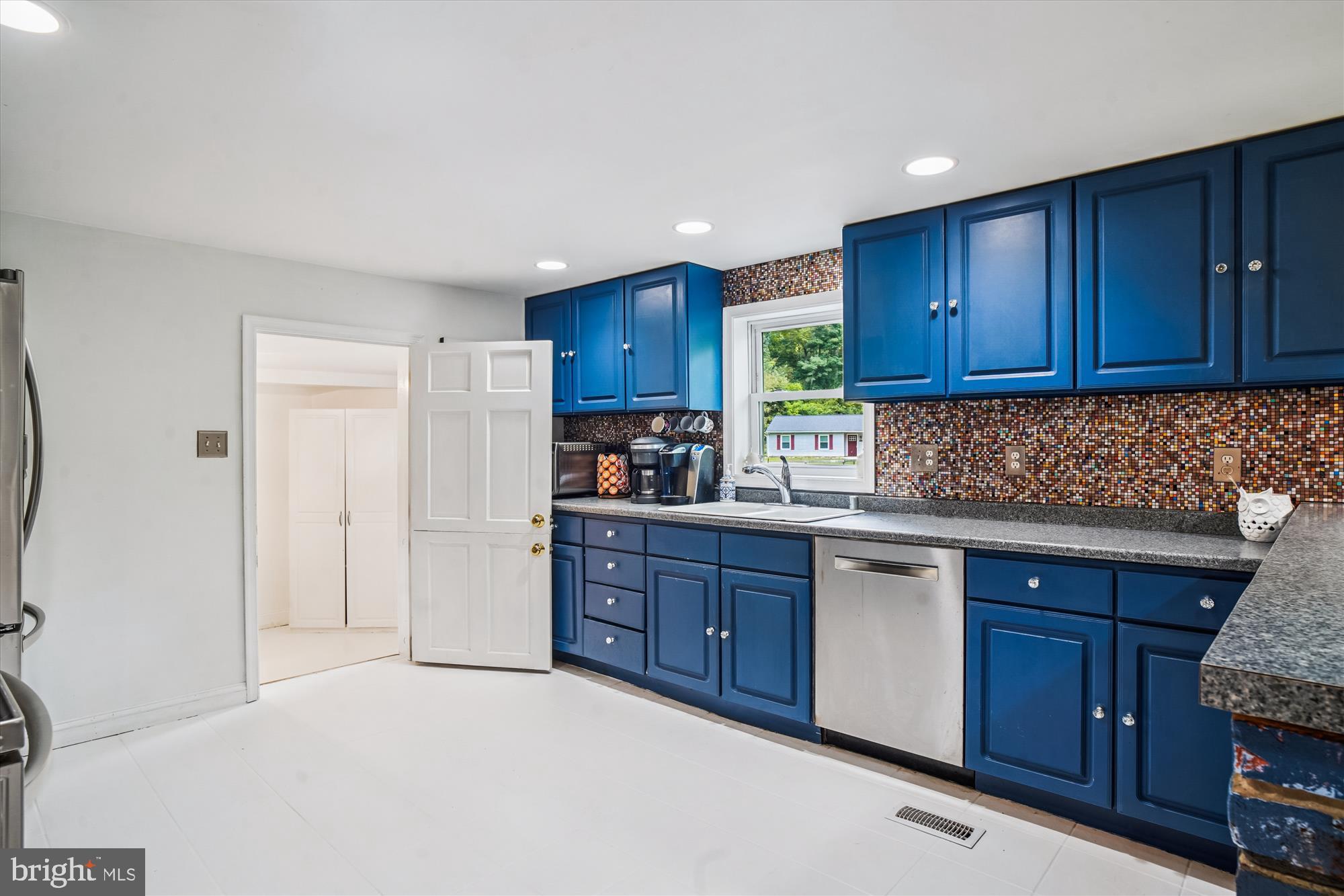 7409 SPOUT HILL ROAD