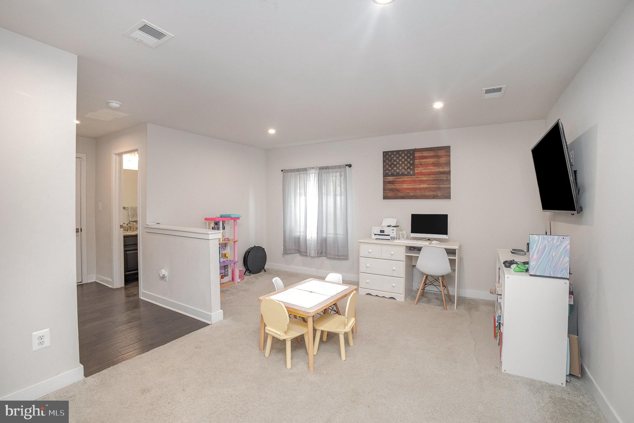 POTOMAC SHORES - Residential