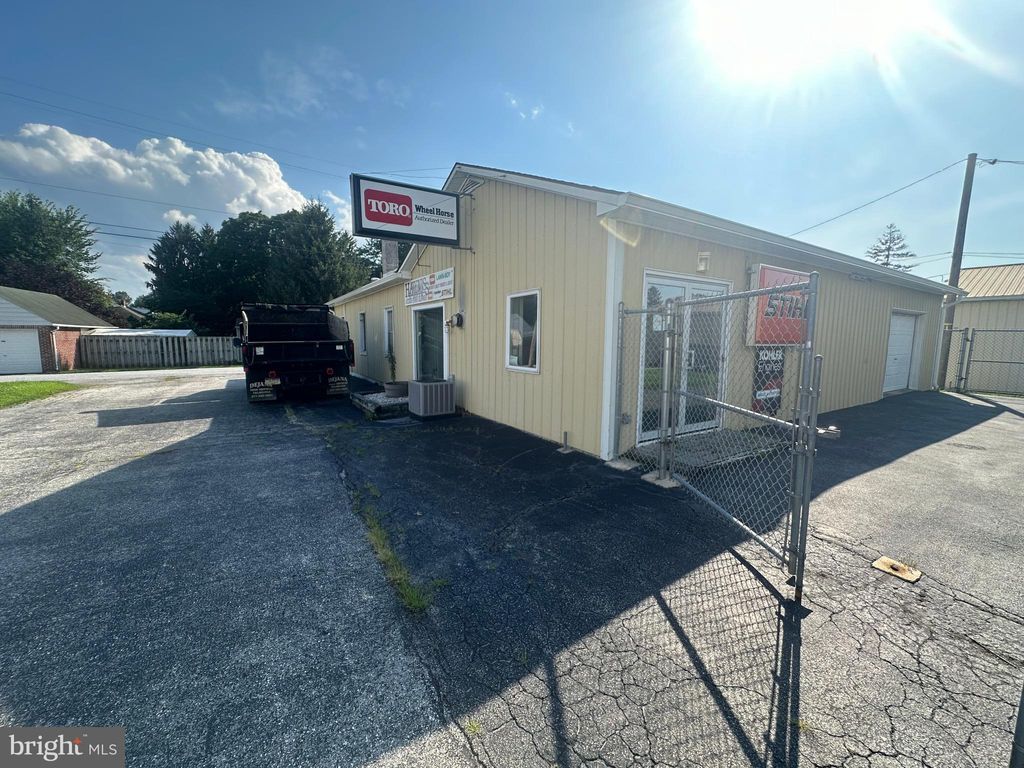 Photo of 2220 Carlisle Road, YORK, PA 17408 (MLS # PAYK2088426)